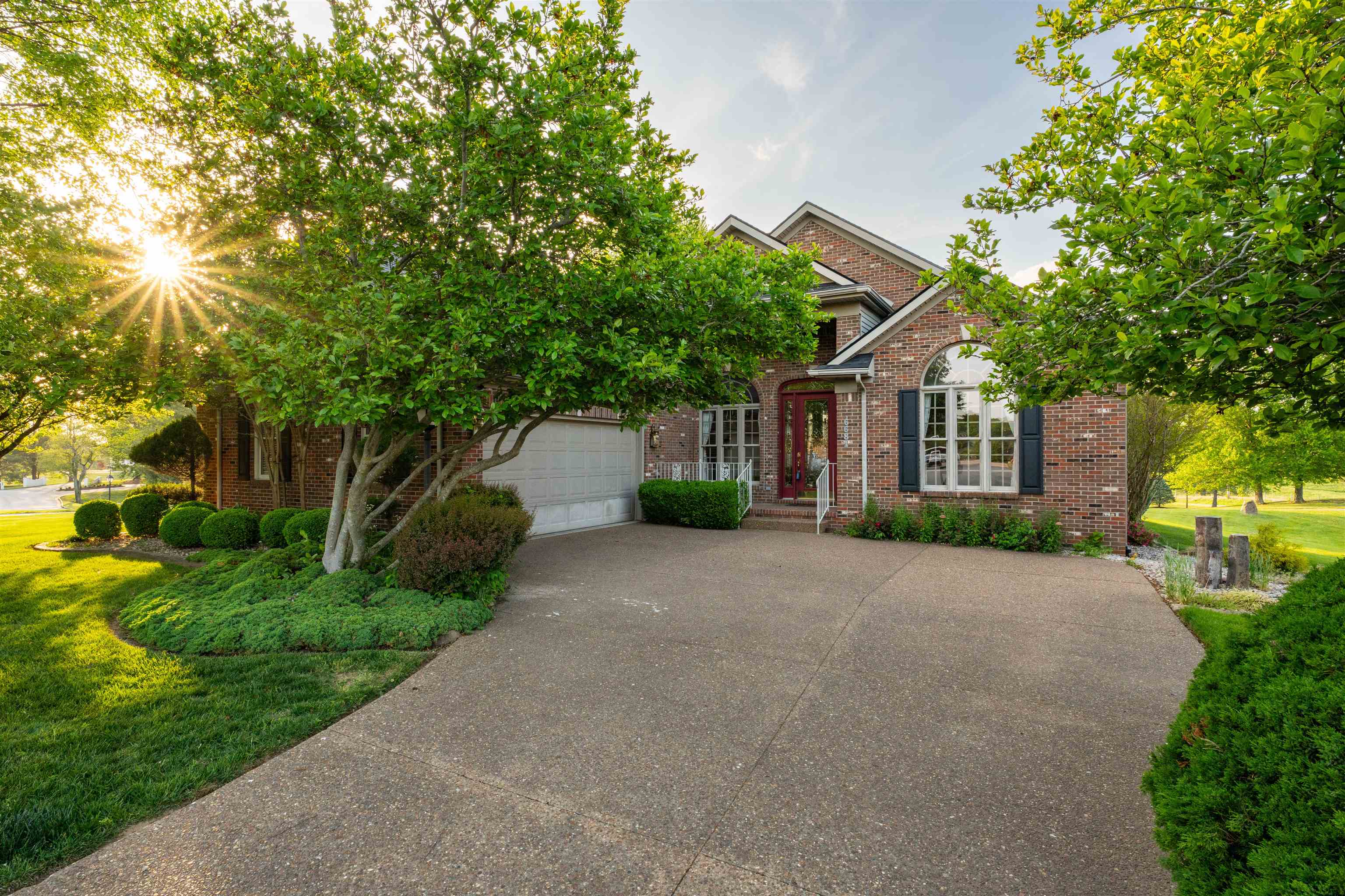 6681 Waterford Place, Owensboro, Kentucky 42303, 3 Bedrooms Bedrooms, ,3 BathroomsBathrooms,Single Family Residence,For Sale,Waterford Place,94613