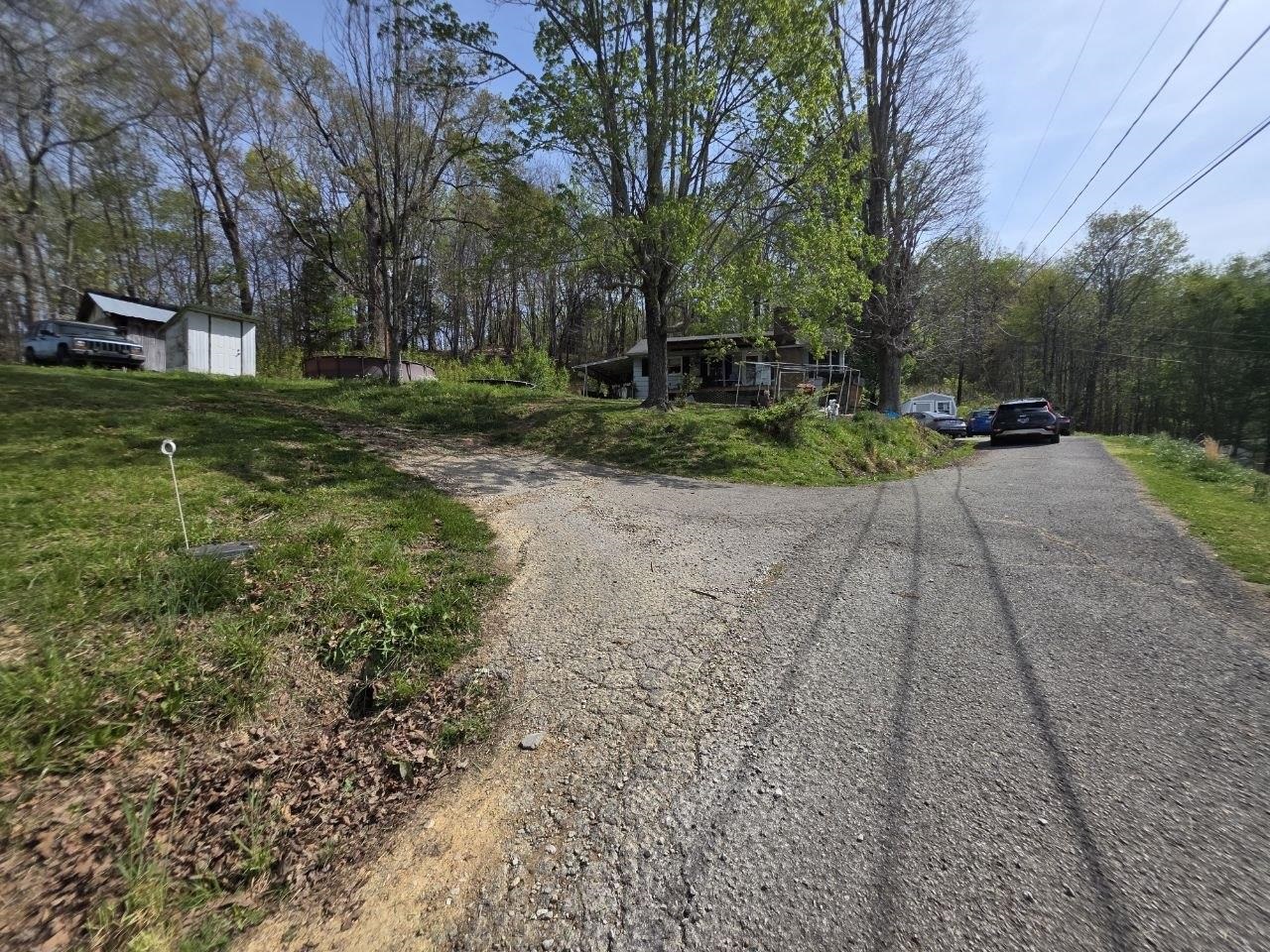 940 Old Corbin Pike Rd., Williamsburg, Kentucky 40769, 3 Bedrooms Bedrooms, ,2 BathroomsBathrooms,Single Family Residence,For Sale,Old Corbin Pike Rd.,94616