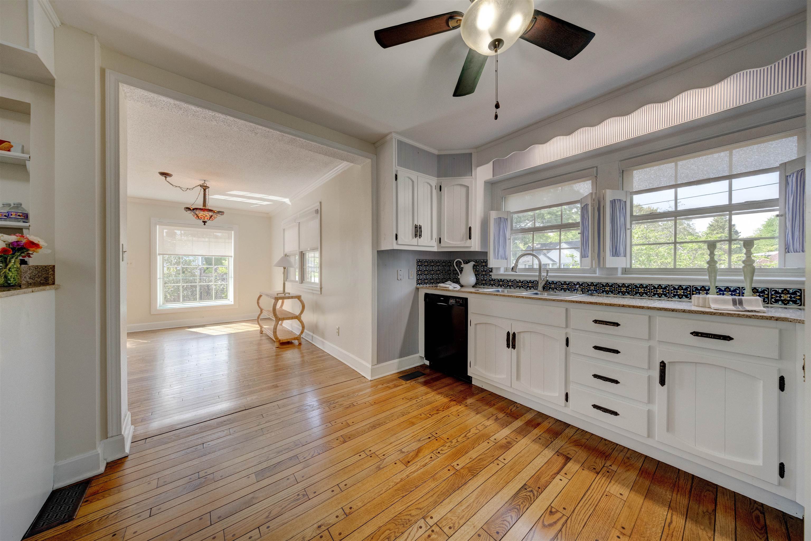 2118 York Drive, Owensboro, Kentucky 42301, 4 Bedrooms Bedrooms, ,2 BathroomsBathrooms,Single Family Residence,For Sale,York Drive,94618