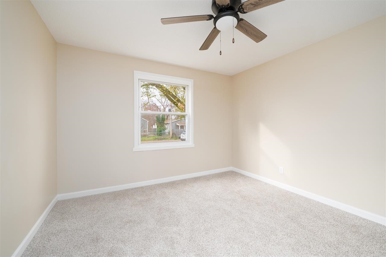 709 Poindexter St, Owensboro, Kentucky 42301, 2 Bedrooms Bedrooms, ,1 BathroomBathrooms,Single Family Residence,For Sale,Poindexter St,94619