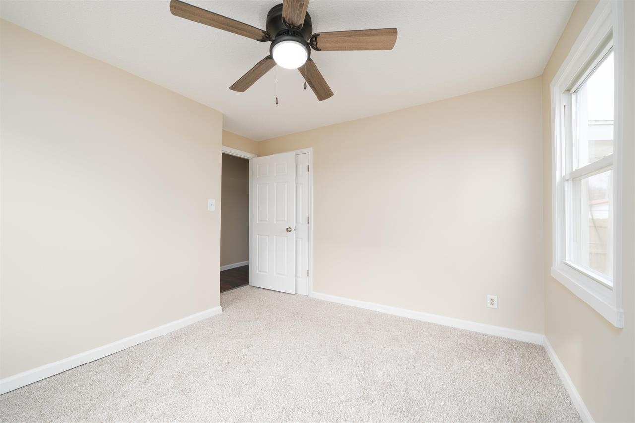 709 Poindexter St, Owensboro, Kentucky 42301, 2 Bedrooms Bedrooms, ,1 BathroomBathrooms,Single Family Residence,For Sale,Poindexter St,94619