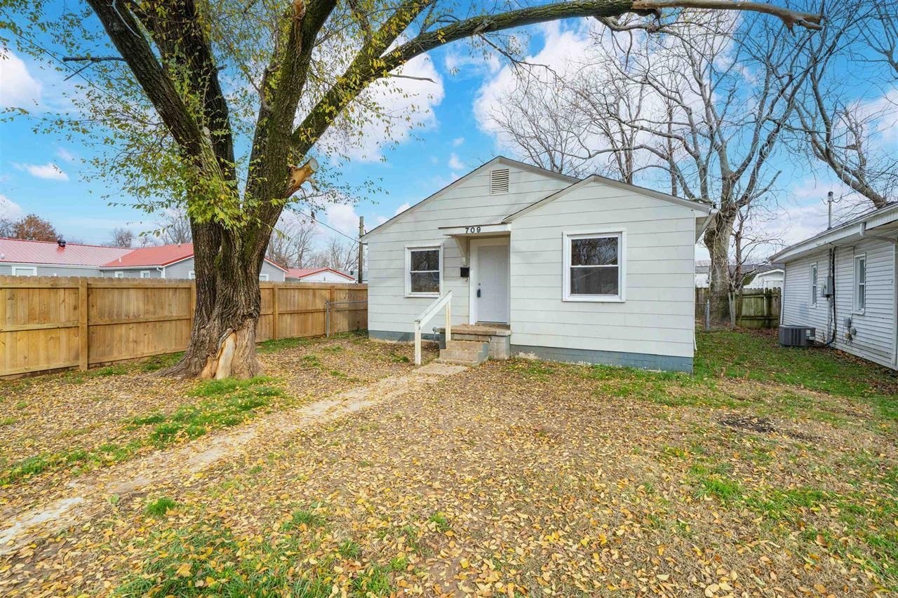 709 Poindexter St, Owensboro, Kentucky 42301, 2 Bedrooms Bedrooms, ,1 BathroomBathrooms,Single Family Residence,For Sale,Poindexter St,94619