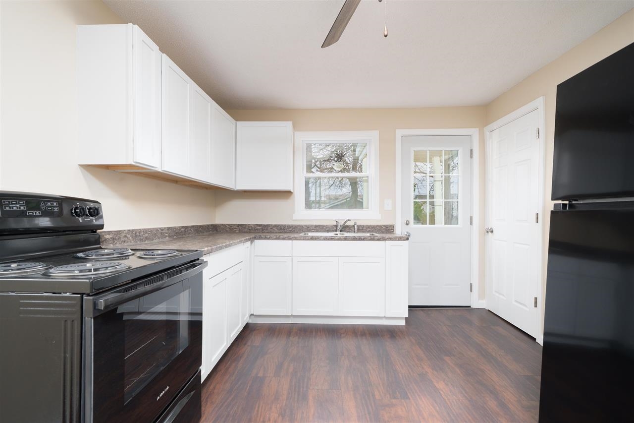 709 Poindexter St, Owensboro, Kentucky 42301, 2 Bedrooms Bedrooms, ,1 BathroomBathrooms,Single Family Residence,For Sale,Poindexter St,94619