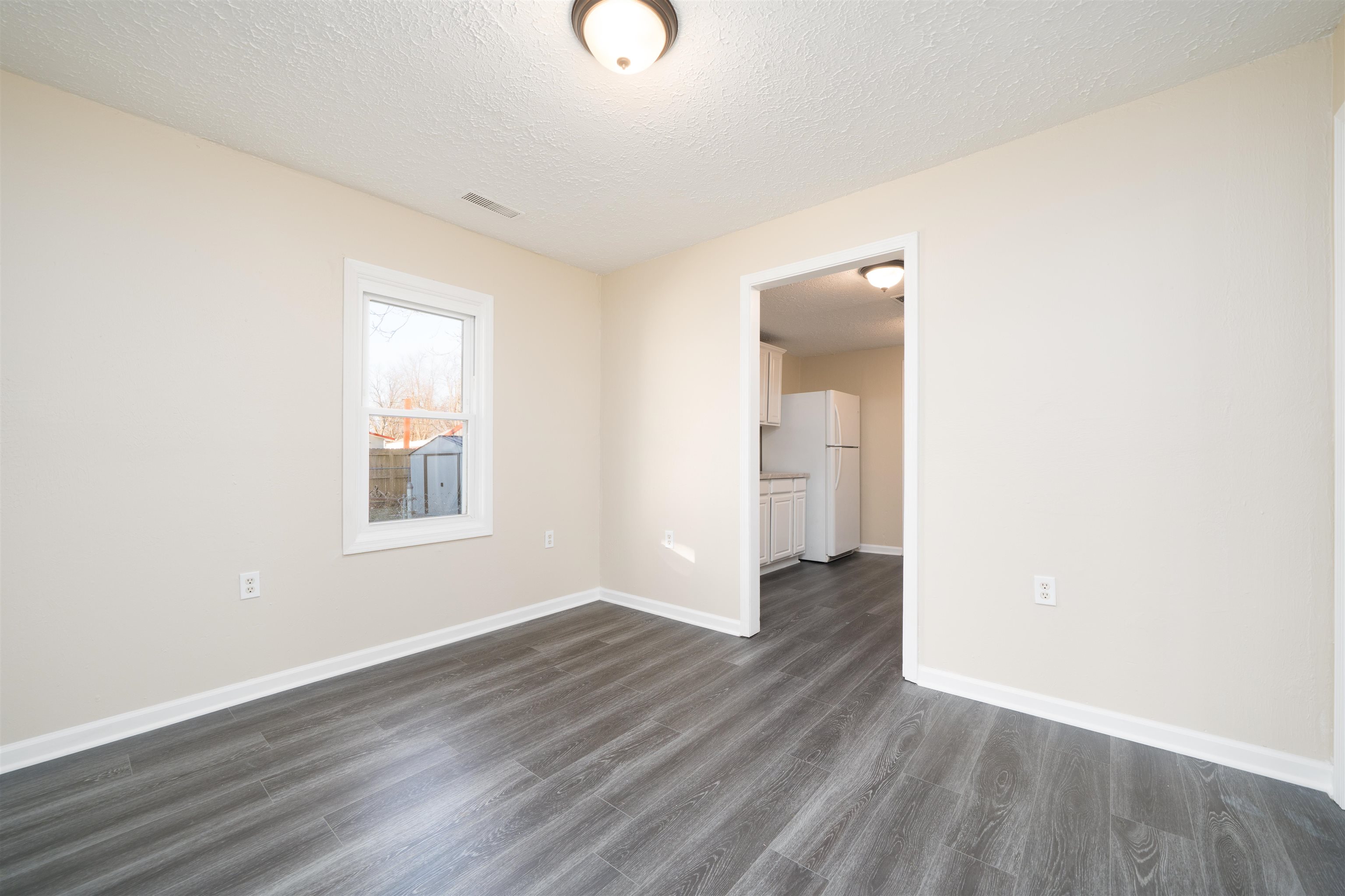 717 Poindexter St, Owensboro, Kentucky 42301, 2 Bedrooms Bedrooms, ,1 BathroomBathrooms,Single Family Residence,For Sale,Poindexter St,94620