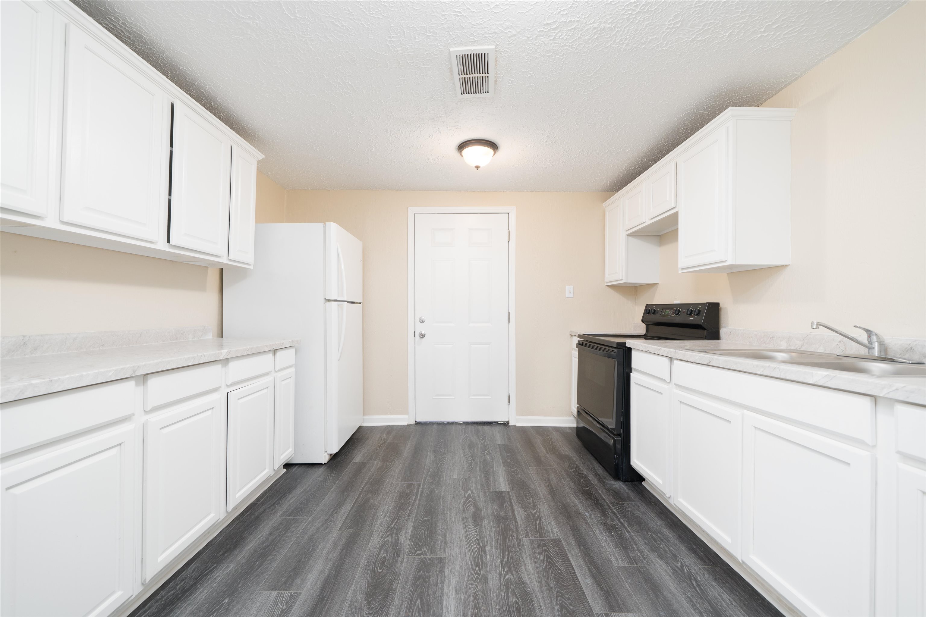 717 Poindexter St, Owensboro, Kentucky 42301, 2 Bedrooms Bedrooms, ,1 BathroomBathrooms,Single Family Residence,For Sale,Poindexter St,94620