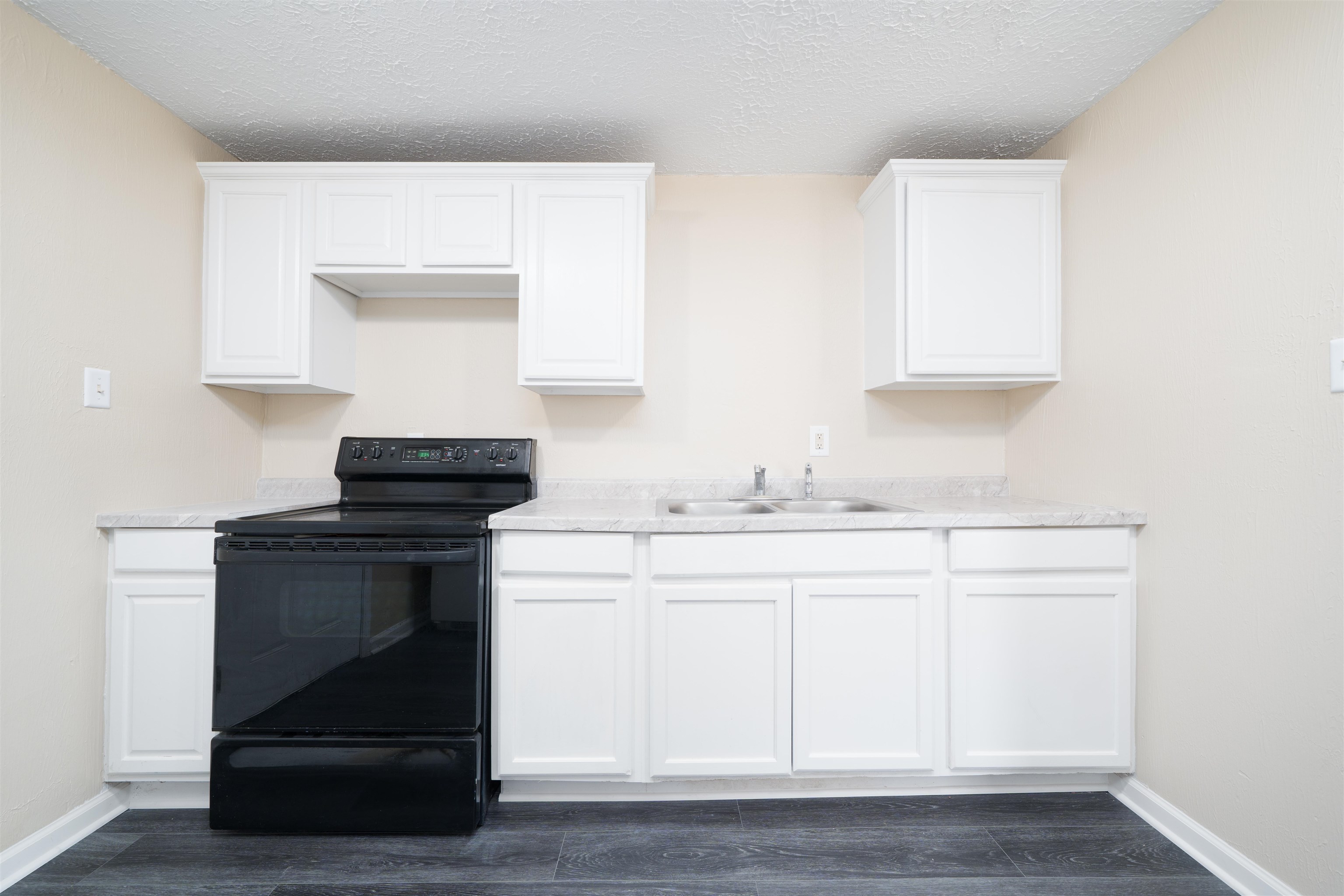 717 Poindexter St, Owensboro, Kentucky 42301, 2 Bedrooms Bedrooms, ,1 BathroomBathrooms,Single Family Residence,For Sale,Poindexter St,94620