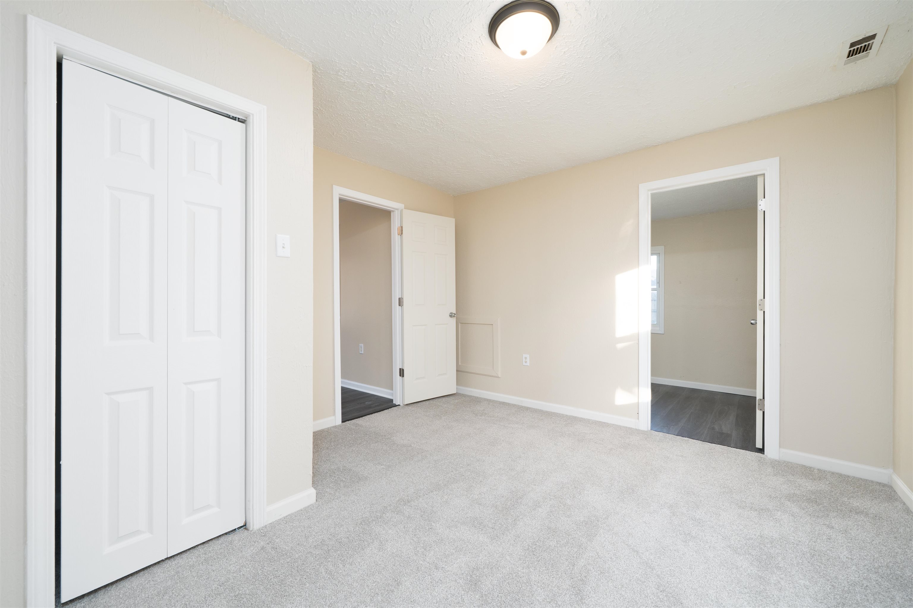 717 Poindexter St, Owensboro, Kentucky 42301, 2 Bedrooms Bedrooms, ,1 BathroomBathrooms,Single Family Residence,For Sale,Poindexter St,94620