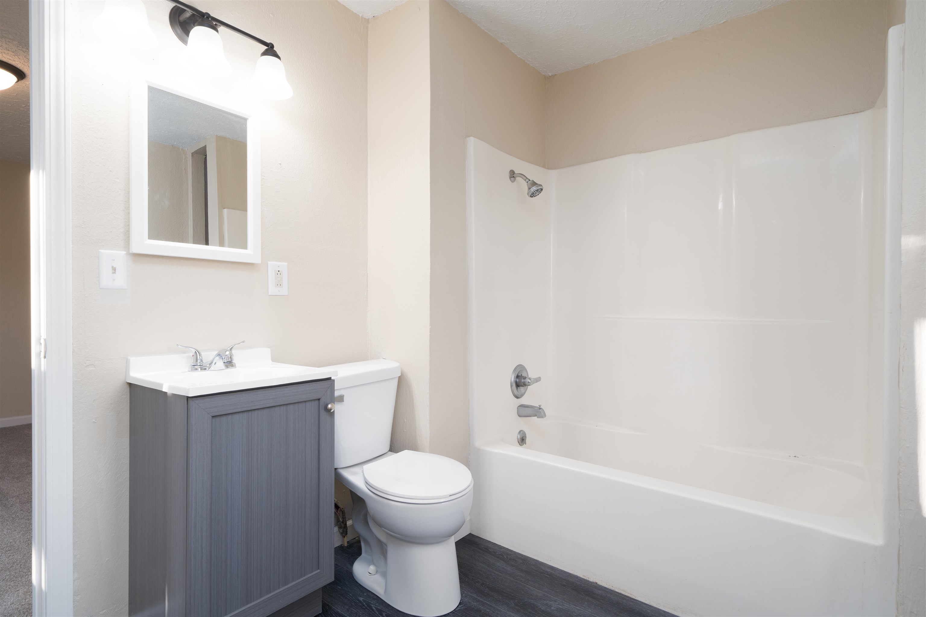 717 Poindexter St, Owensboro, Kentucky 42301, 2 Bedrooms Bedrooms, ,1 BathroomBathrooms,Single Family Residence,For Sale,Poindexter St,94620