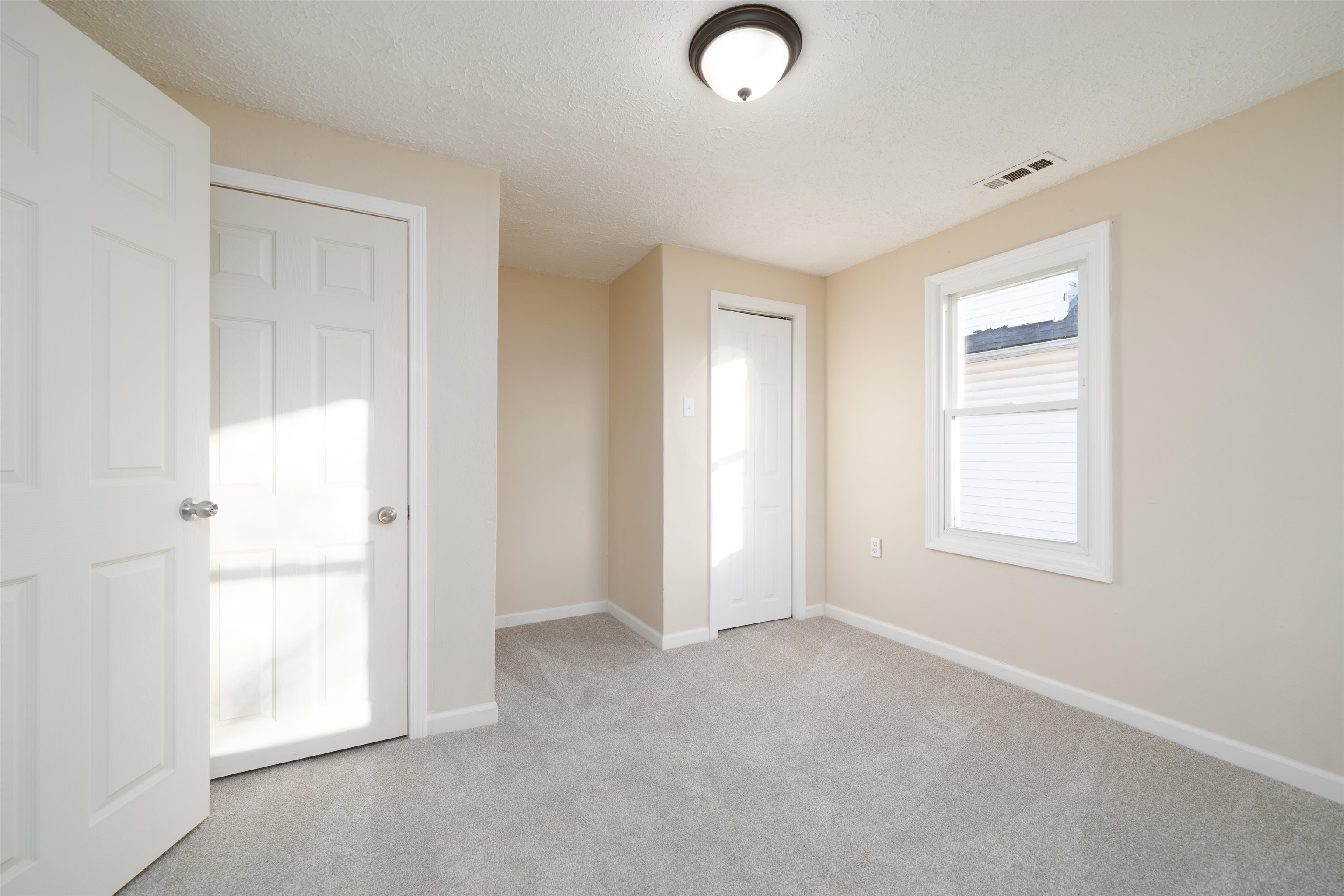 717 Poindexter St, Owensboro, Kentucky 42301, 2 Bedrooms Bedrooms, ,1 BathroomBathrooms,Single Family Residence,For Sale,Poindexter St,94620