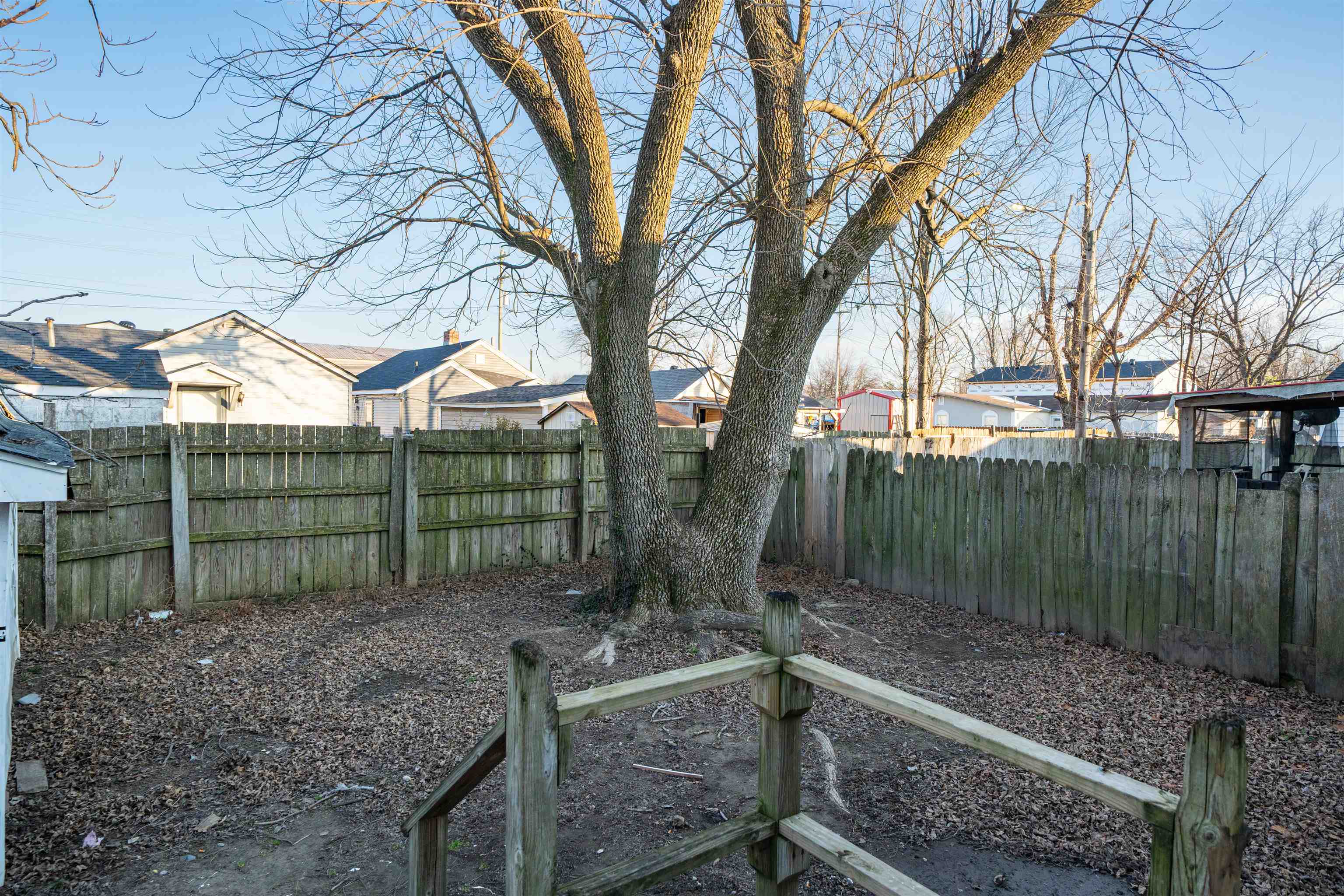 717 Poindexter St, Owensboro, Kentucky 42301, 2 Bedrooms Bedrooms, ,1 BathroomBathrooms,Single Family Residence,For Sale,Poindexter St,94620