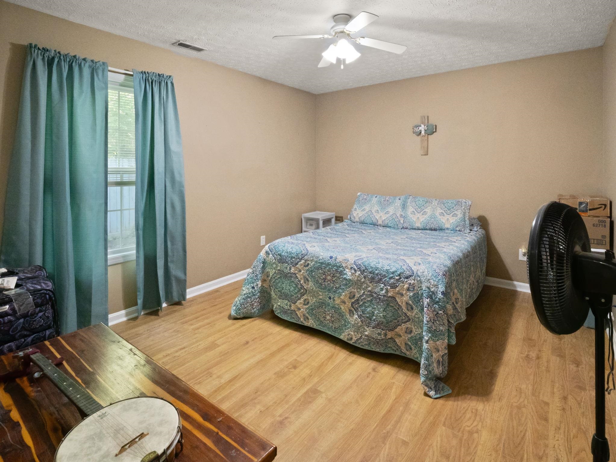1910 15th Street, Owensboro, Kentucky 42303, 3 Bedrooms Bedrooms, ,2 BathroomsBathrooms,Single Family Residence,For Sale,15th Street,94622