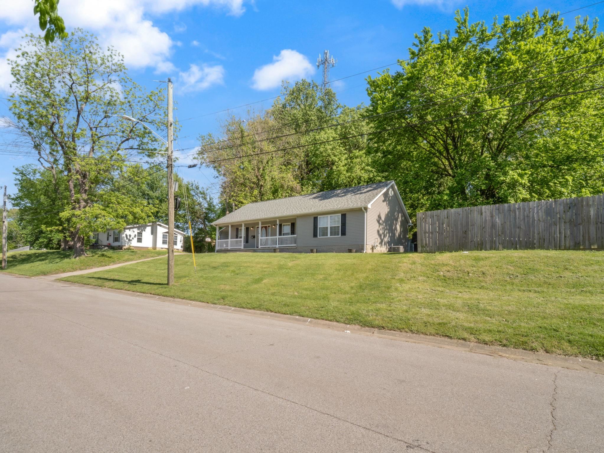 1910 15th Street, Owensboro, Kentucky 42303, 3 Bedrooms Bedrooms, ,2 BathroomsBathrooms,Single Family Residence,For Sale,15th Street,94622