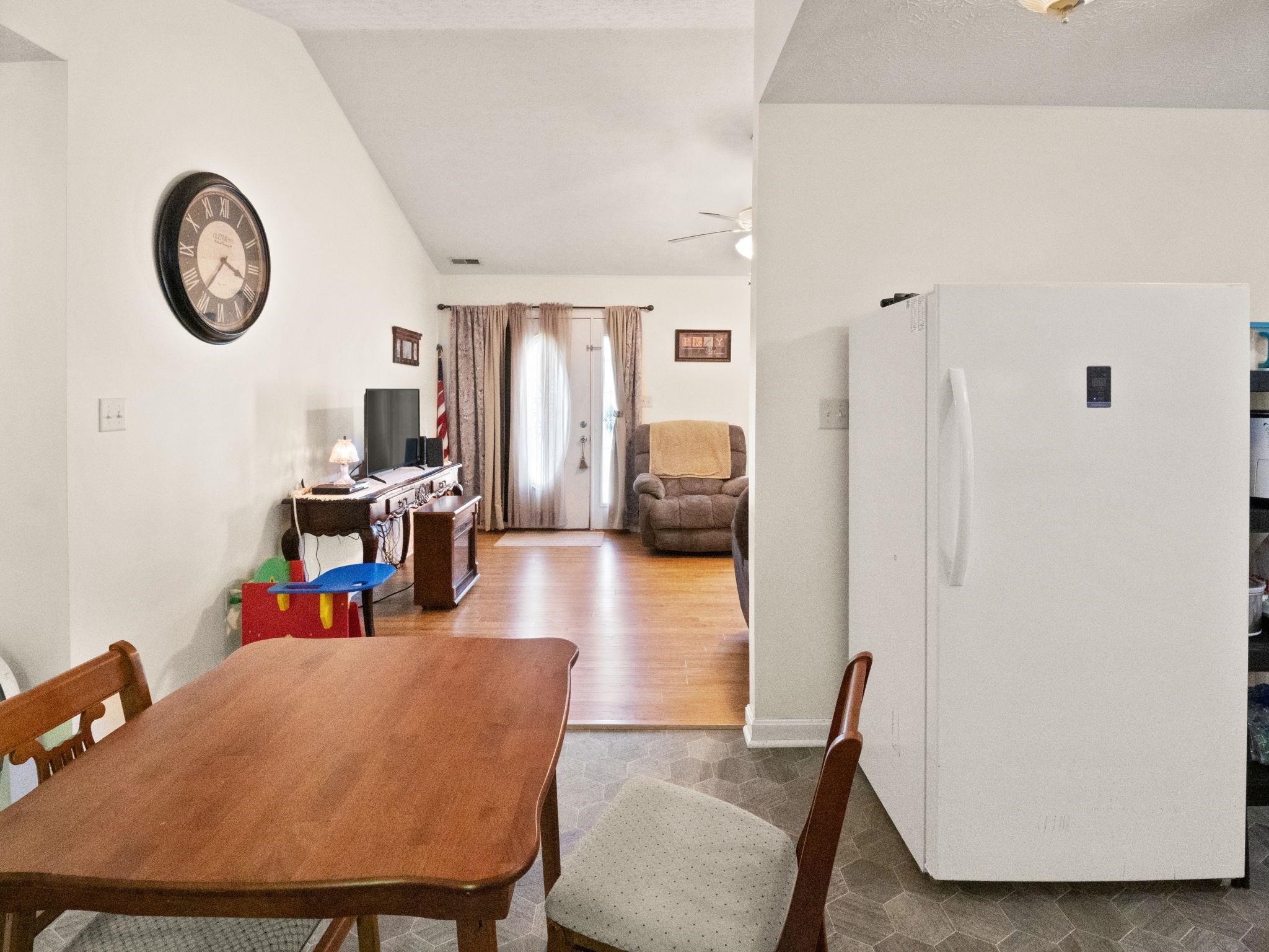 1910 15th Street, Owensboro, Kentucky 42303, 3 Bedrooms Bedrooms, ,2 BathroomsBathrooms,Single Family Residence,For Sale,15th Street,94622
