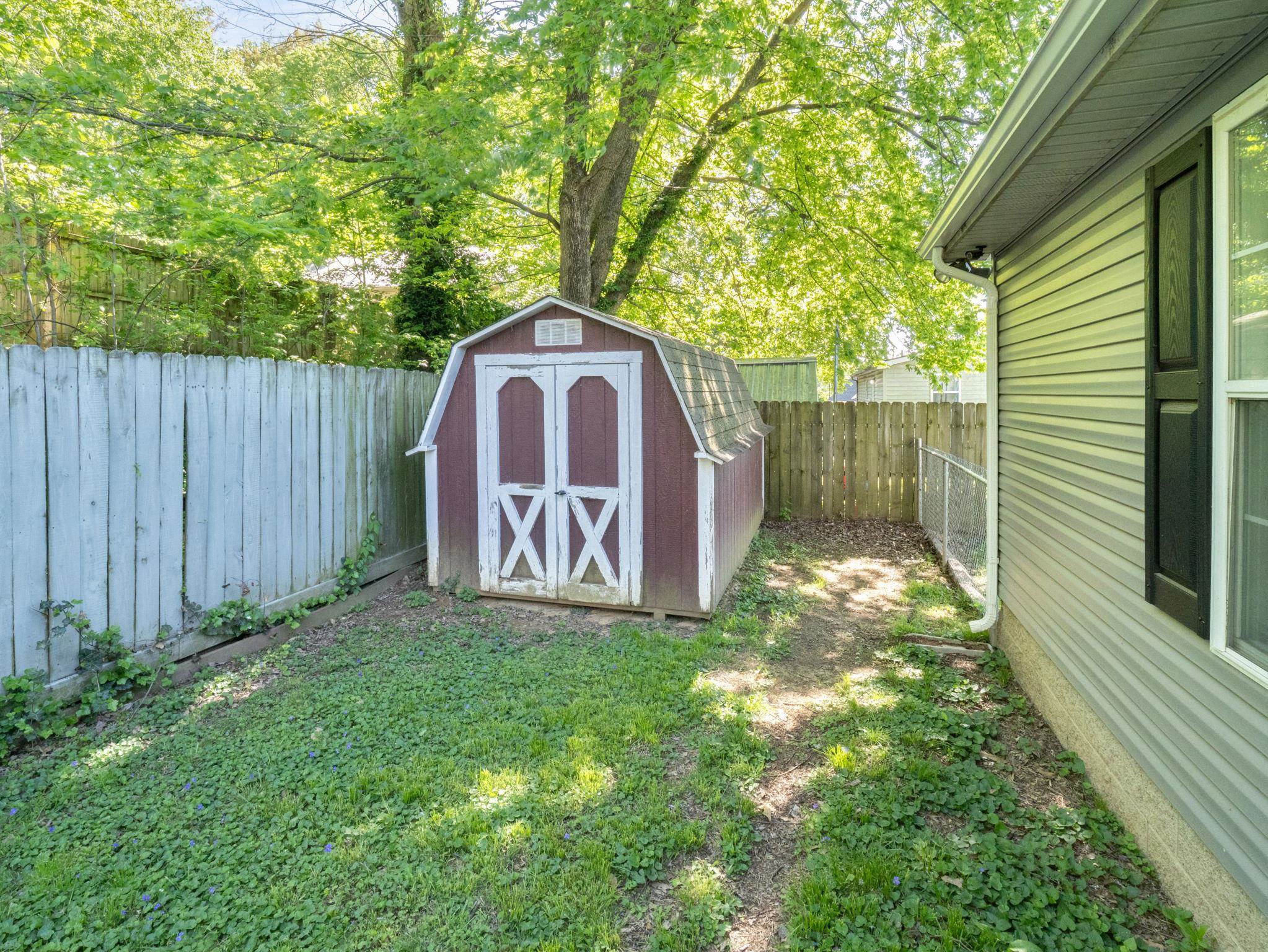 1910 15th Street, Owensboro, Kentucky 42303, 3 Bedrooms Bedrooms, ,2 BathroomsBathrooms,Single Family Residence,For Sale,15th Street,94622