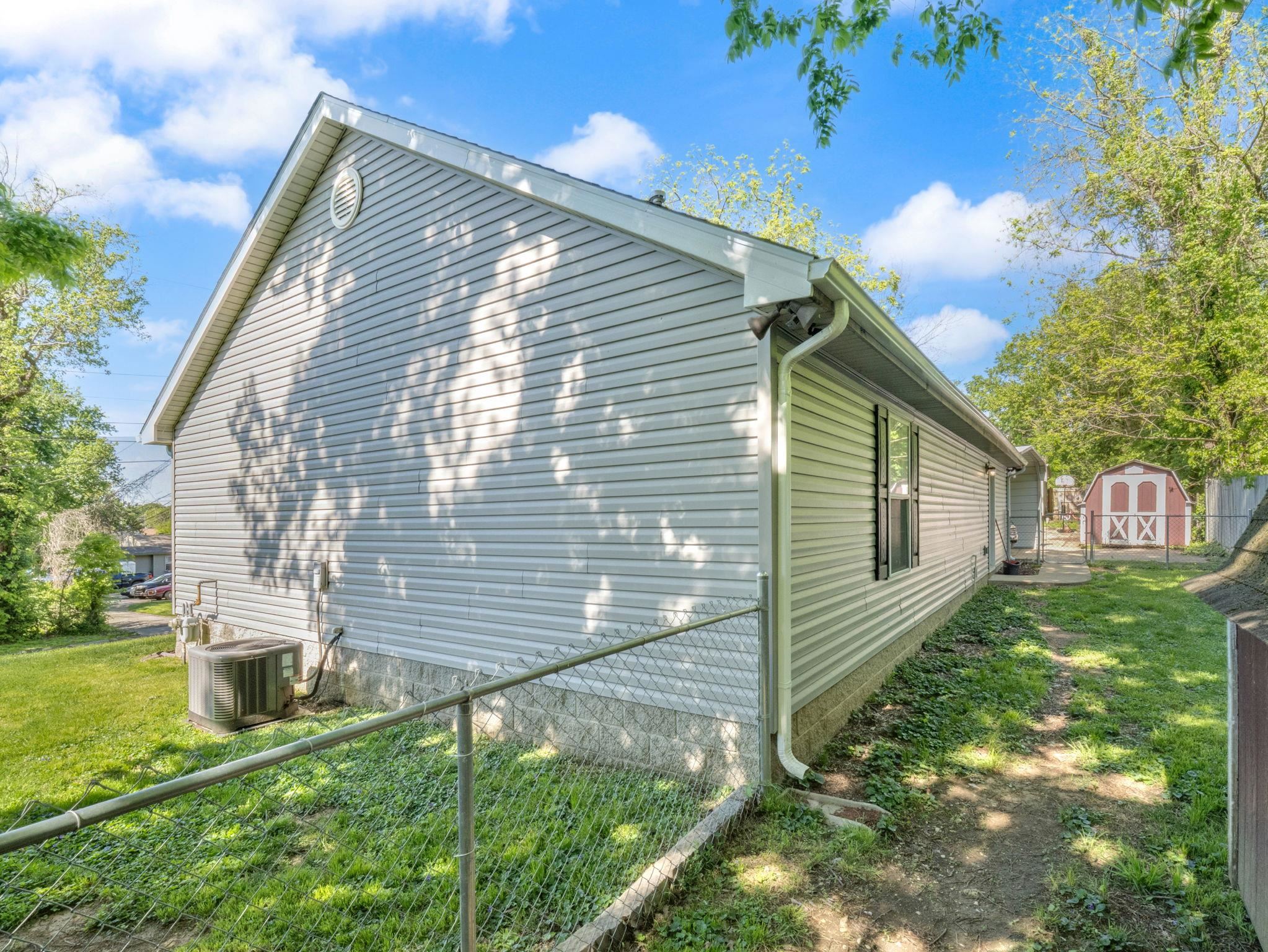 1910 15th Street, Owensboro, Kentucky 42303, 3 Bedrooms Bedrooms, ,2 BathroomsBathrooms,Single Family Residence,For Sale,15th Street,94622