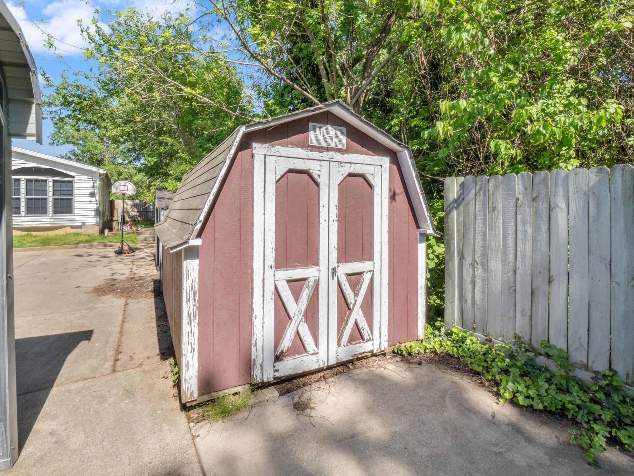 1910 15th Street, Owensboro, Kentucky 42303, 3 Bedrooms Bedrooms, ,2 BathroomsBathrooms,Single Family Residence,For Sale,15th Street,94622