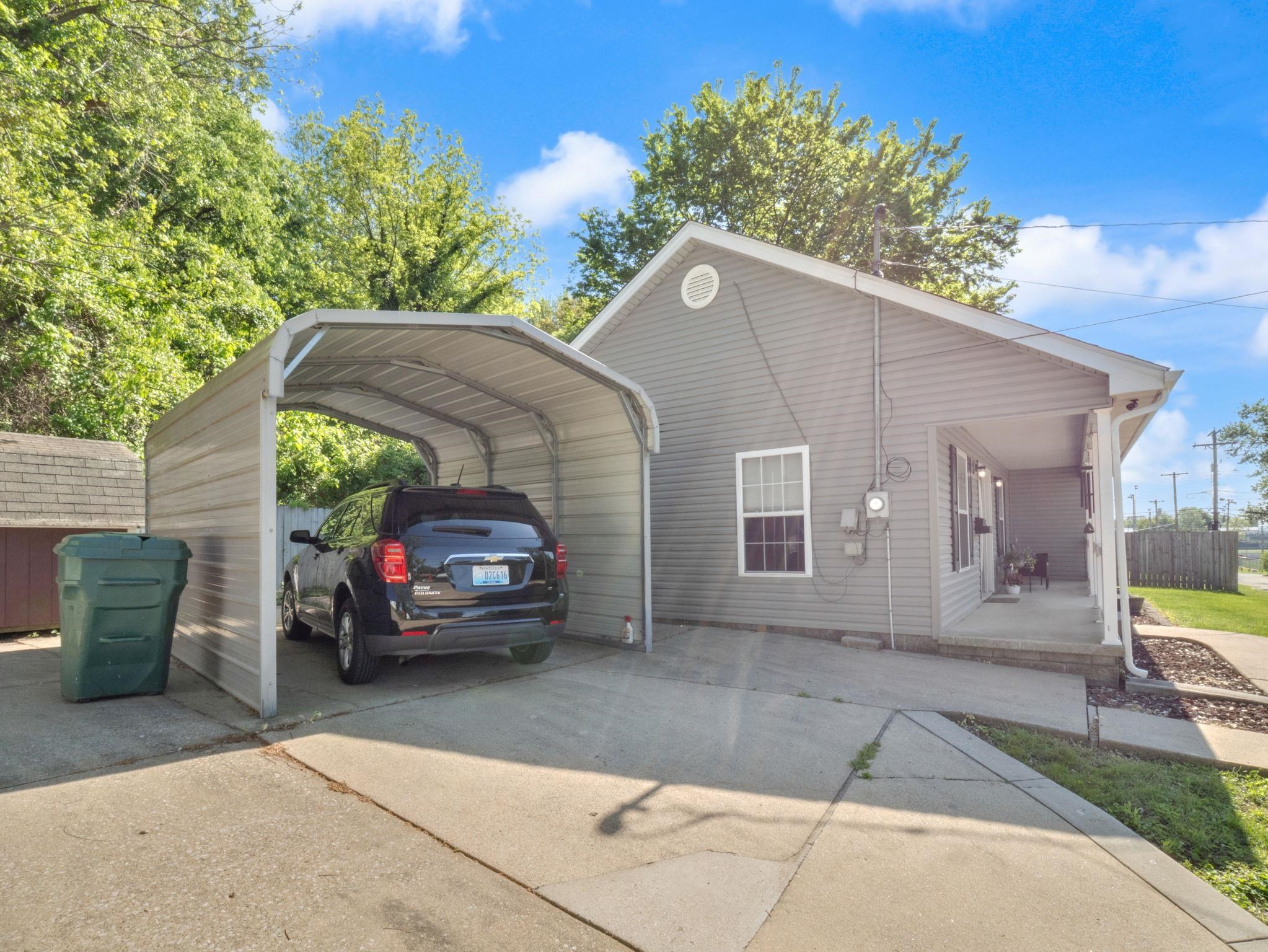 1910 15th Street, Owensboro, Kentucky 42303, 3 Bedrooms Bedrooms, ,2 BathroomsBathrooms,Single Family Residence,For Sale,15th Street,94622