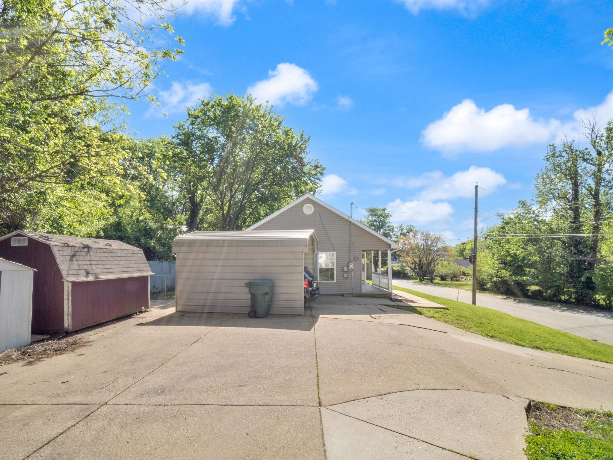 1910 15th Street, Owensboro, Kentucky 42303, 3 Bedrooms Bedrooms, ,2 BathroomsBathrooms,Single Family Residence,For Sale,15th Street,94622