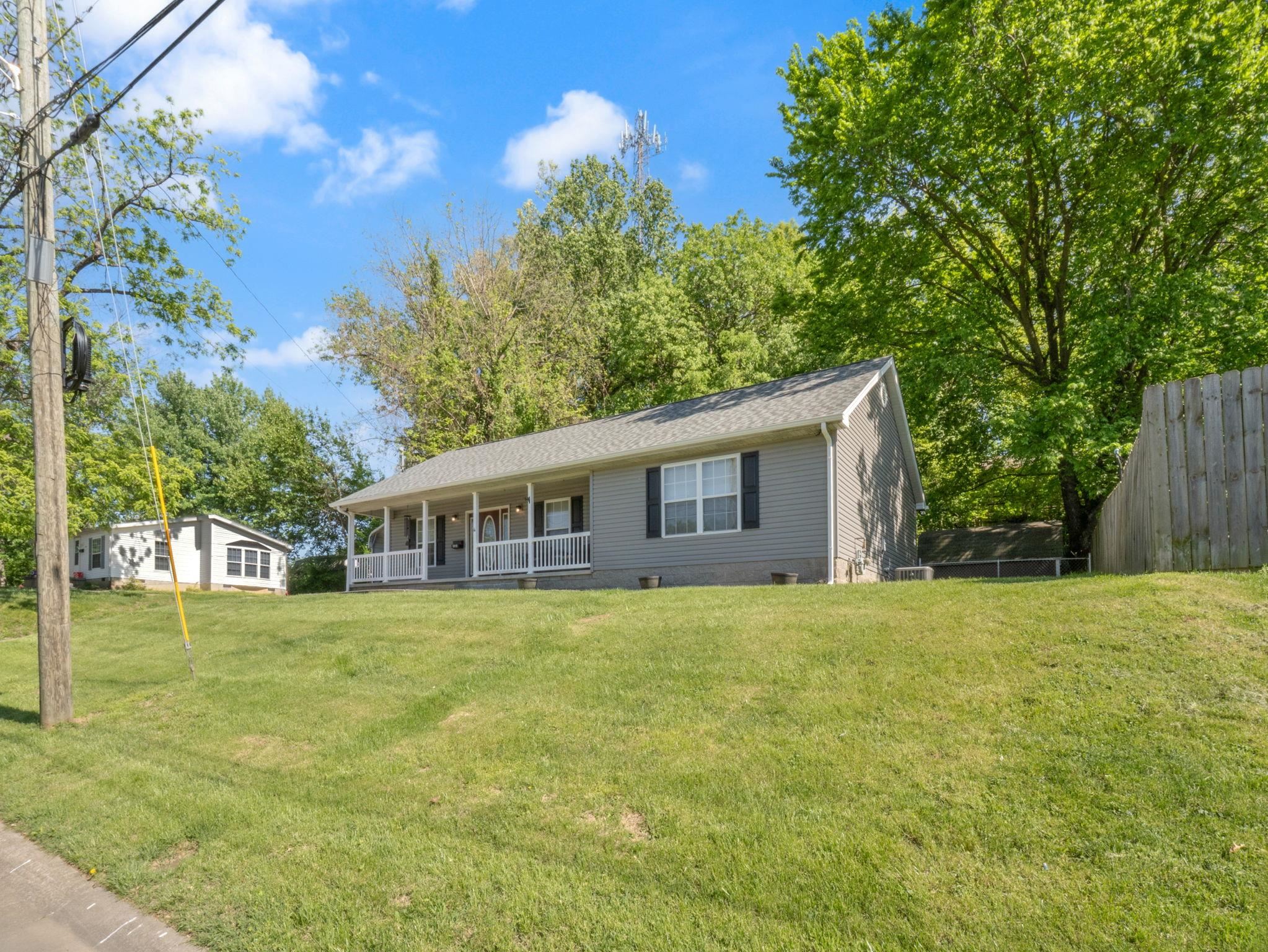 1910 15th Street, Owensboro, Kentucky 42303, 3 Bedrooms Bedrooms, ,2 BathroomsBathrooms,Single Family Residence,For Sale,15th Street,94622
