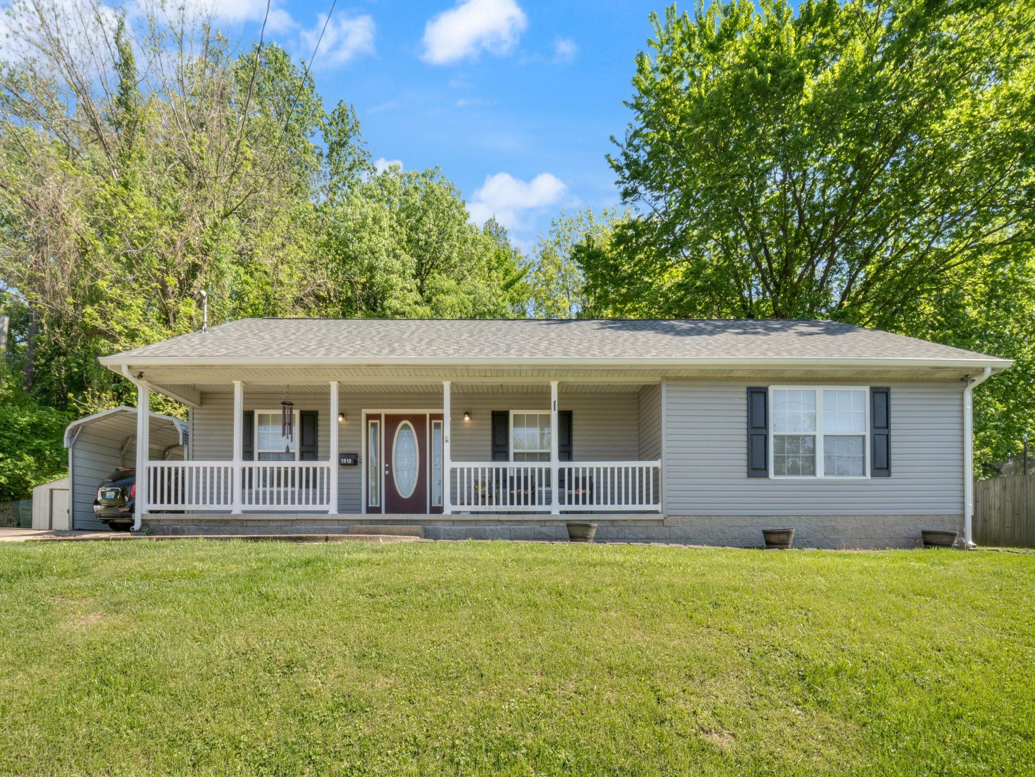 1910 15th Street, Owensboro, Kentucky 42303, 3 Bedrooms Bedrooms, ,2 BathroomsBathrooms,Single Family Residence,For Sale,15th Street,94622