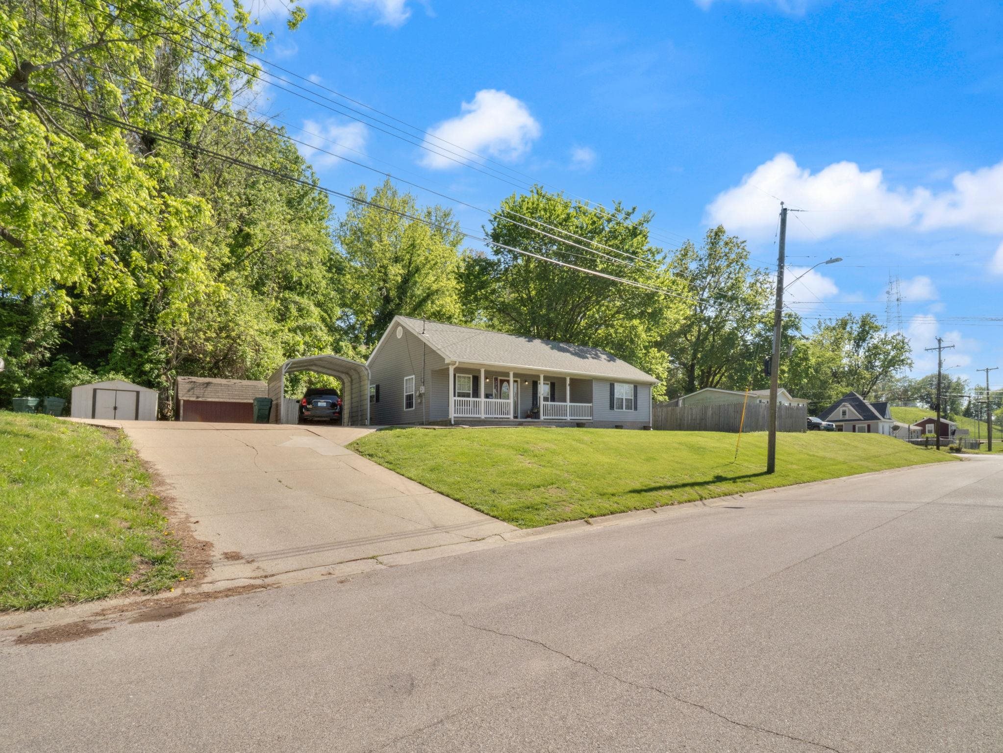 1910 15th Street, Owensboro, Kentucky 42303, 3 Bedrooms Bedrooms, ,2 BathroomsBathrooms,Single Family Residence,For Sale,15th Street,94622