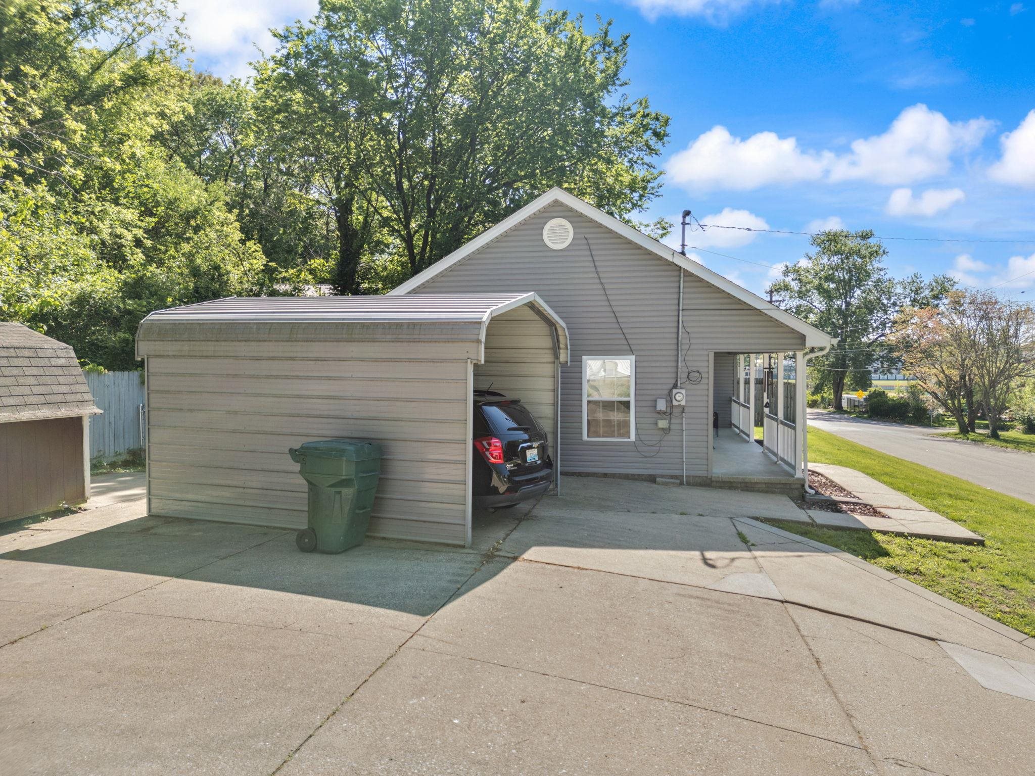 1910 15th Street, Owensboro, Kentucky 42303, 3 Bedrooms Bedrooms, ,2 BathroomsBathrooms,Single Family Residence,For Sale,15th Street,94622