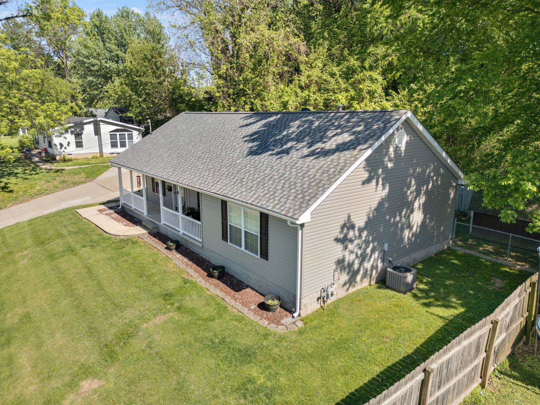 1910 15th Street, Owensboro, Kentucky 42303, 3 Bedrooms Bedrooms, ,2 BathroomsBathrooms,Single Family Residence,For Sale,15th Street,94622