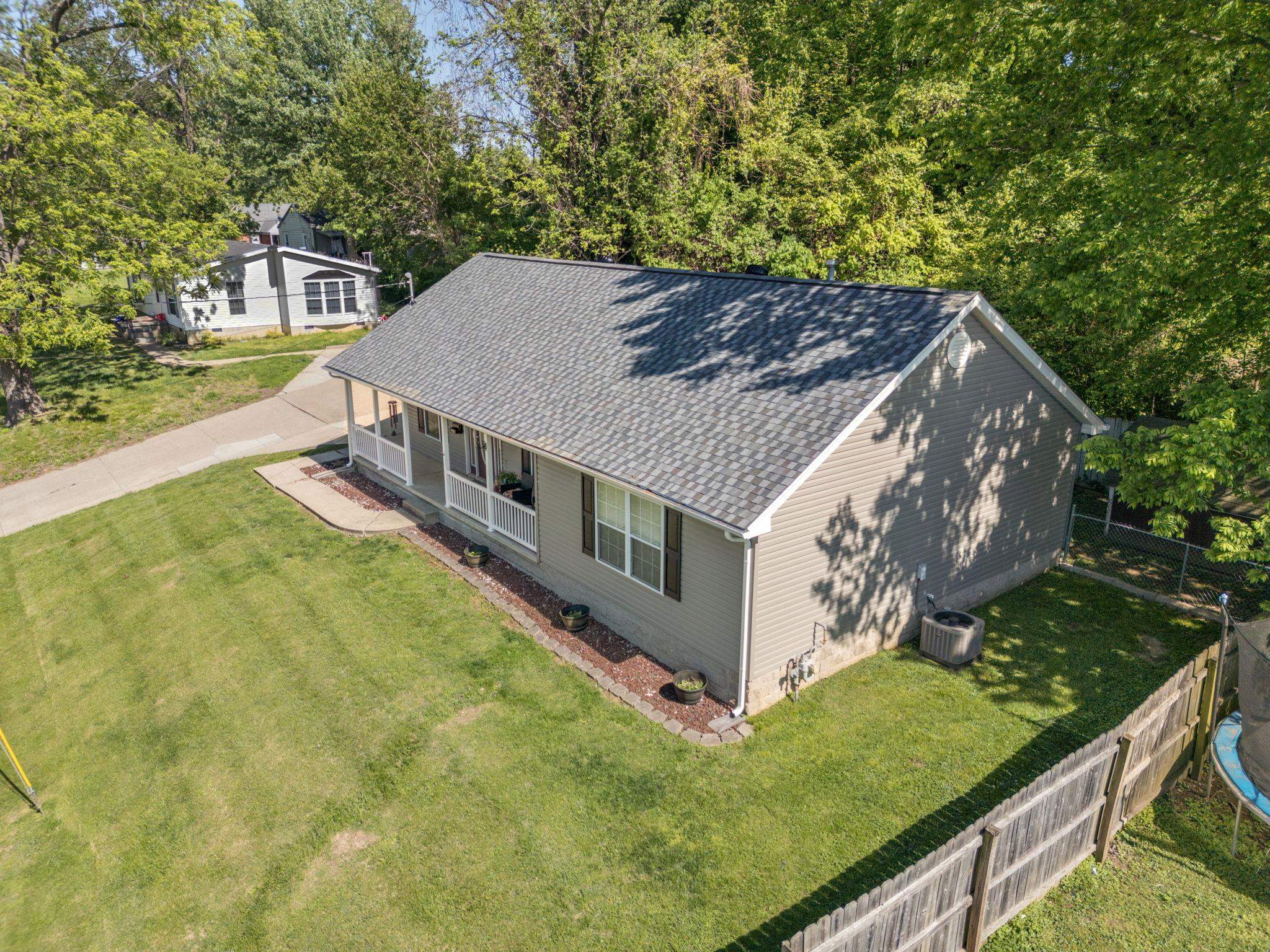 1910 15th Street, Owensboro, Kentucky 42303, 3 Bedrooms Bedrooms, ,2 BathroomsBathrooms,Single Family Residence,For Sale,15th Street,94622