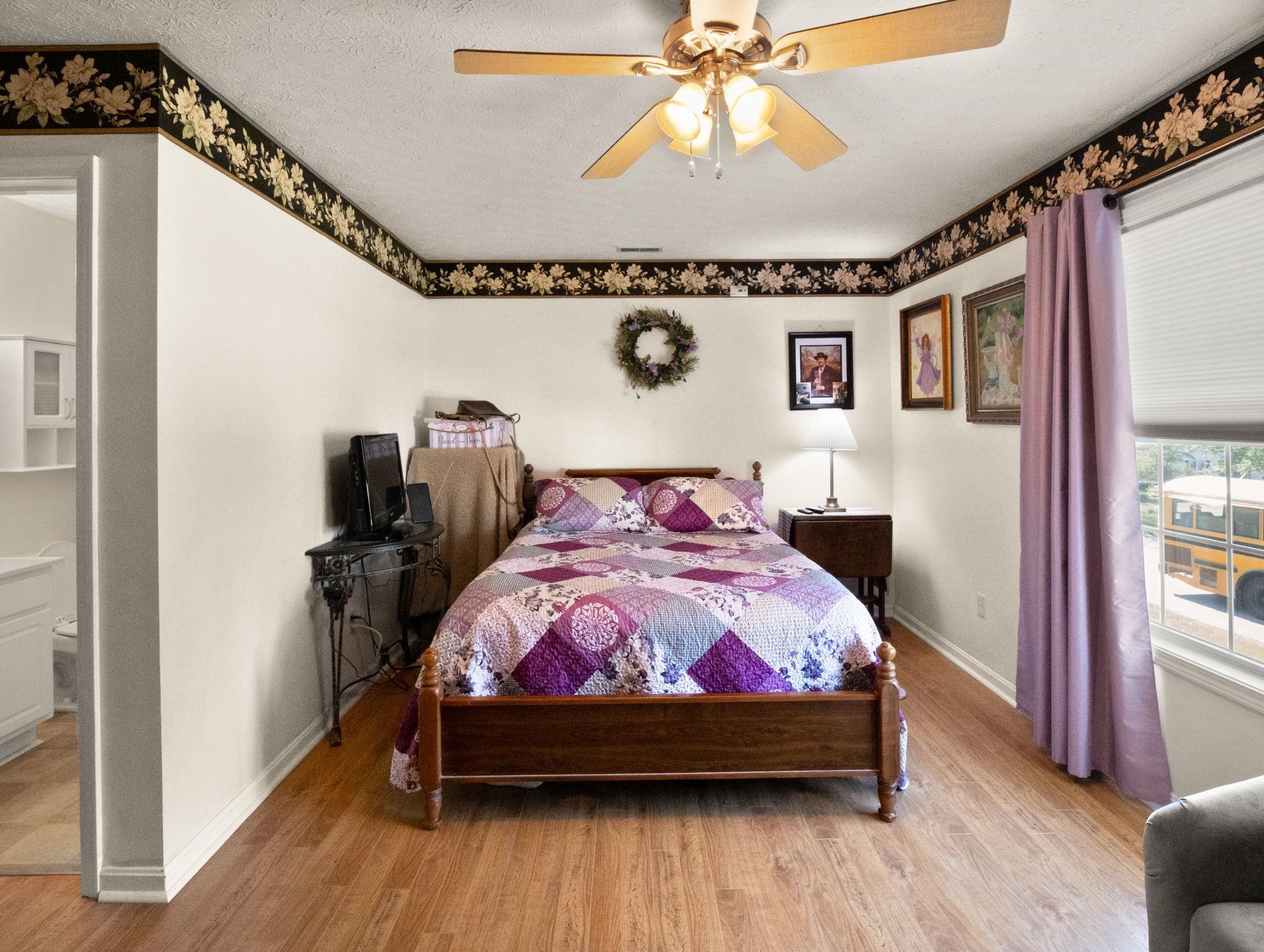1910 15th Street, Owensboro, Kentucky 42303, 3 Bedrooms Bedrooms, ,2 BathroomsBathrooms,Single Family Residence,For Sale,15th Street,94622