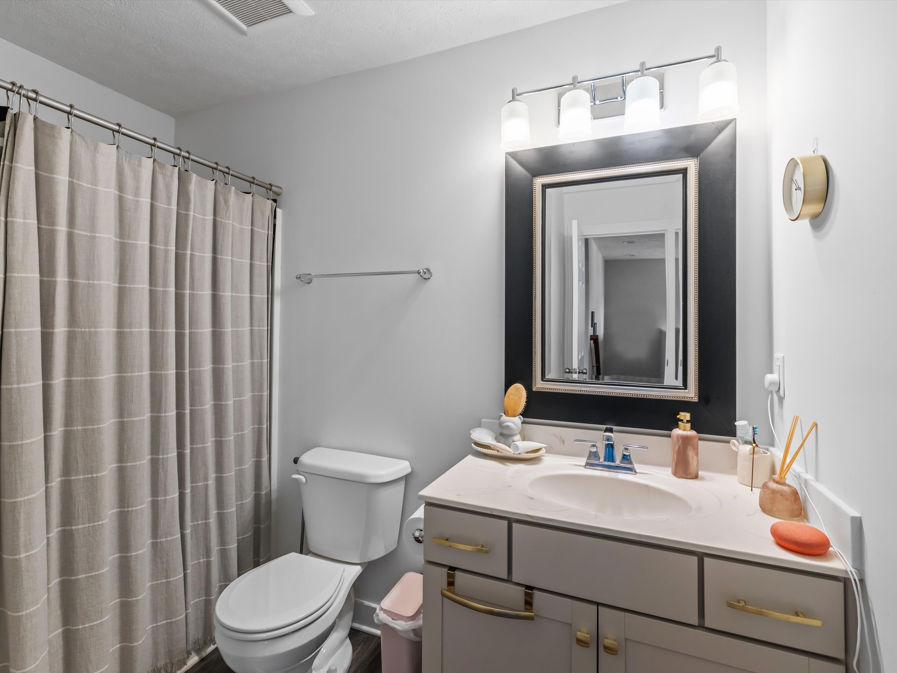 2518 Dillard Court, Owensboro, Kentucky 42301, 4 Bedrooms Bedrooms, ,2 BathroomsBathrooms,Single Family Residence,For Sale,Dillard Court,94624