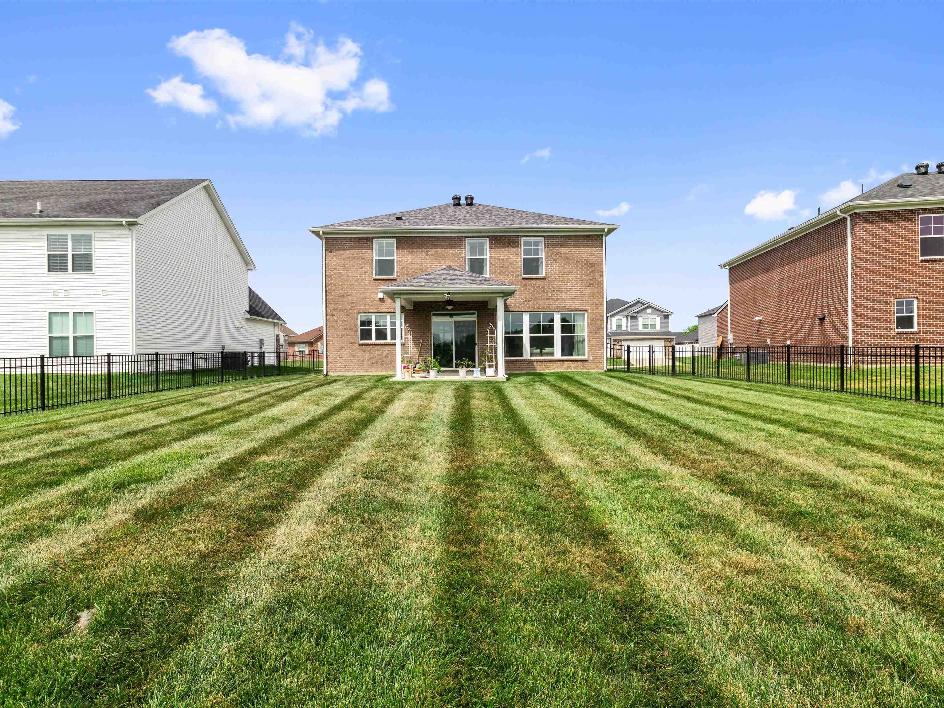 2518 Dillard Court, Owensboro, Kentucky 42301, 4 Bedrooms Bedrooms, ,2 BathroomsBathrooms,Single Family Residence,For Sale,Dillard Court,94624