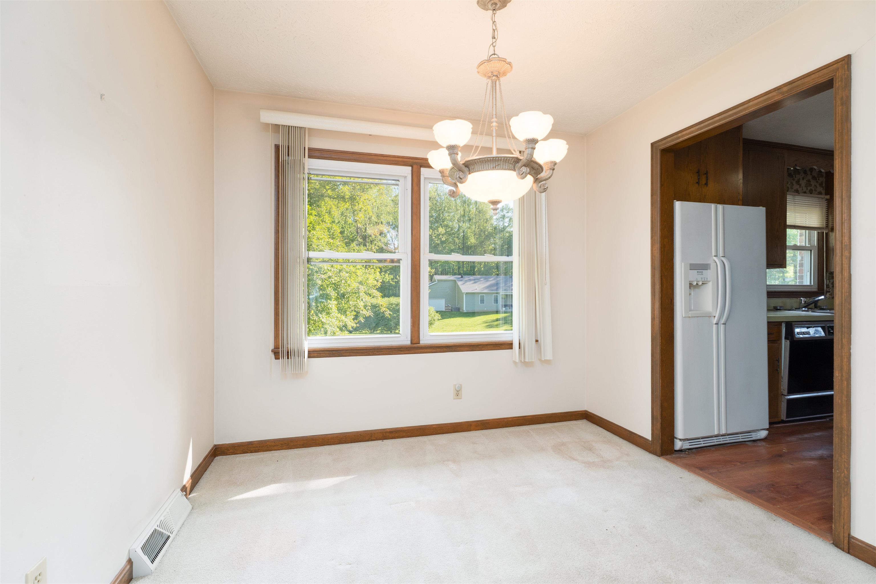 4770 Becker Dr., Owensboro, Kentucky 42303, 3 Bedrooms Bedrooms, ,2 BathroomsBathrooms,Single Family Residence,For Sale,Becker Dr.,94627