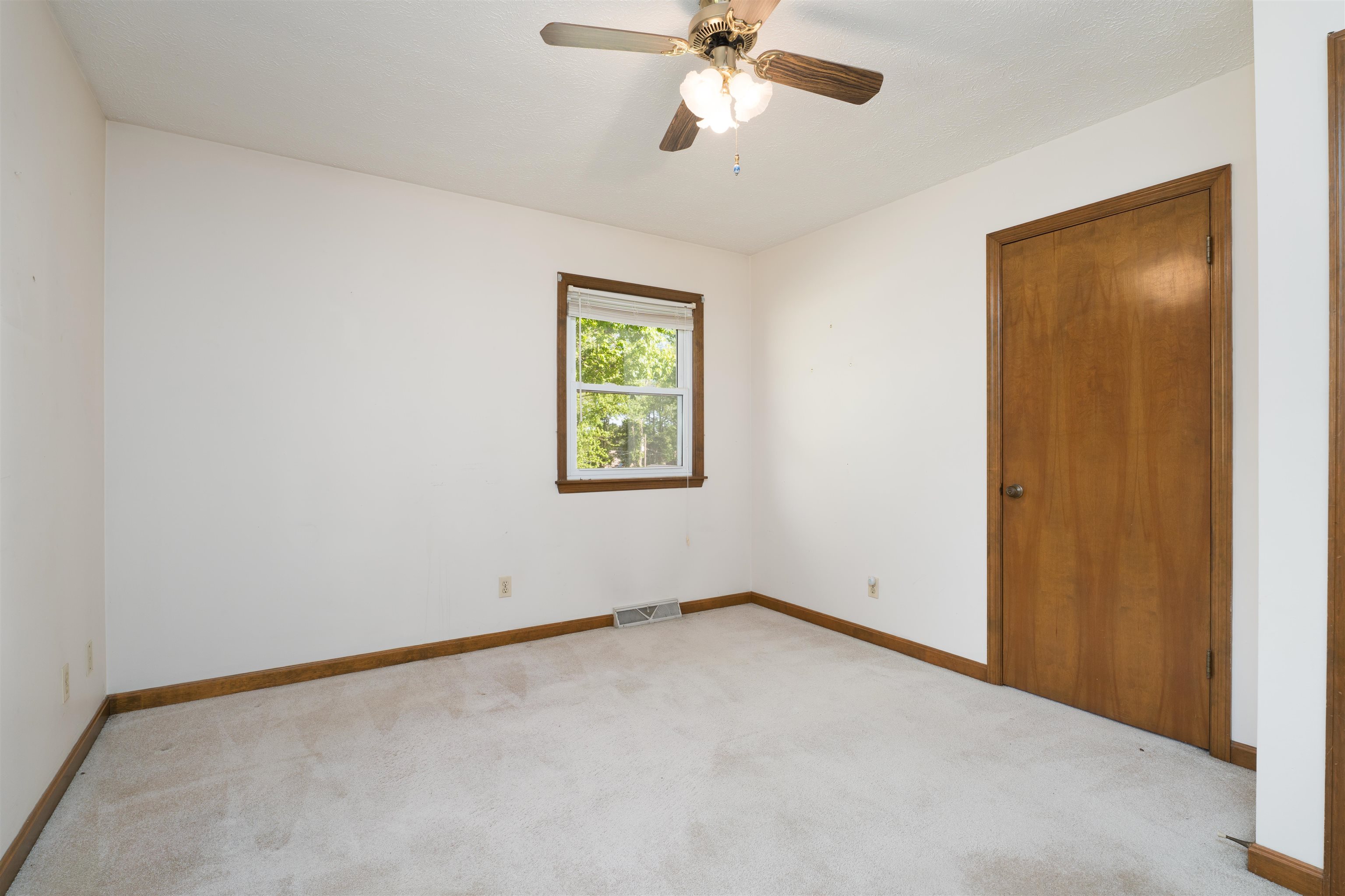 4770 Becker Dr., Owensboro, Kentucky 42303, 3 Bedrooms Bedrooms, ,2 BathroomsBathrooms,Single Family Residence,For Sale,Becker Dr.,94627