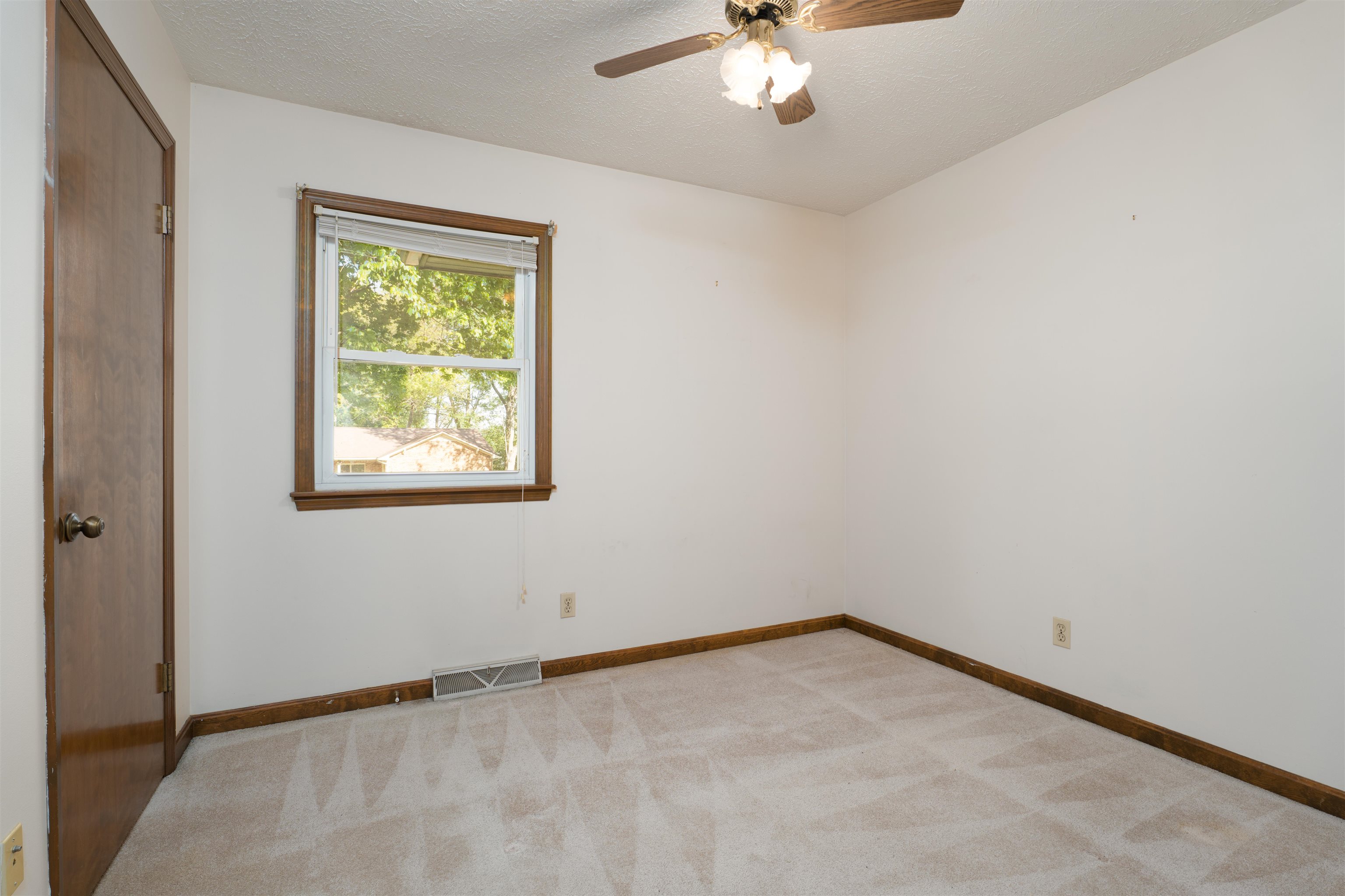 4770 Becker Dr., Owensboro, Kentucky 42303, 3 Bedrooms Bedrooms, ,2 BathroomsBathrooms,Single Family Residence,For Sale,Becker Dr.,94627