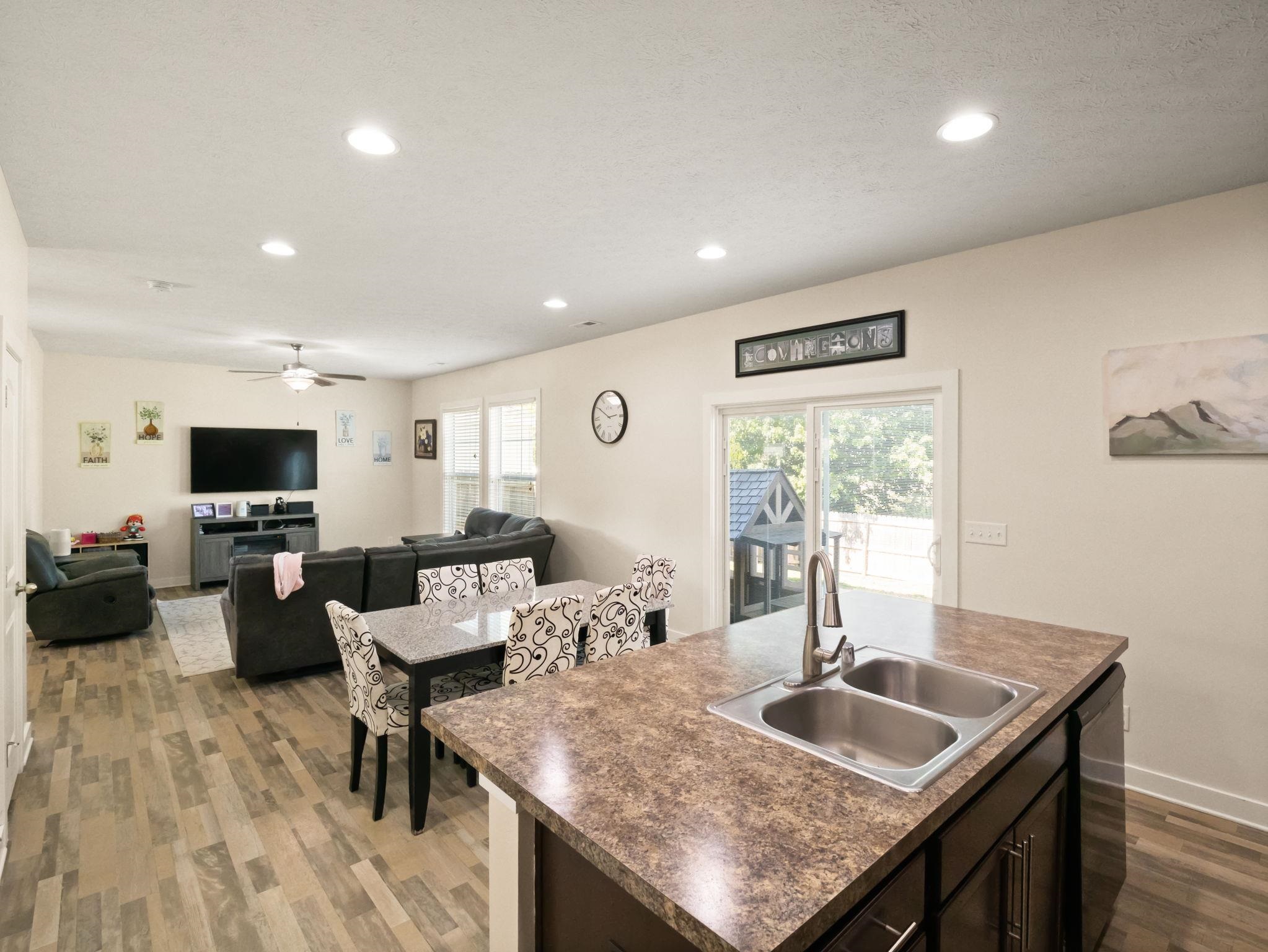 6347 Valley Brook Trace, Utica, Kentucky 42376, 3 Bedrooms Bedrooms, ,2 BathroomsBathrooms,Single Family Residence,For Sale,Valley Brook Trace,94628