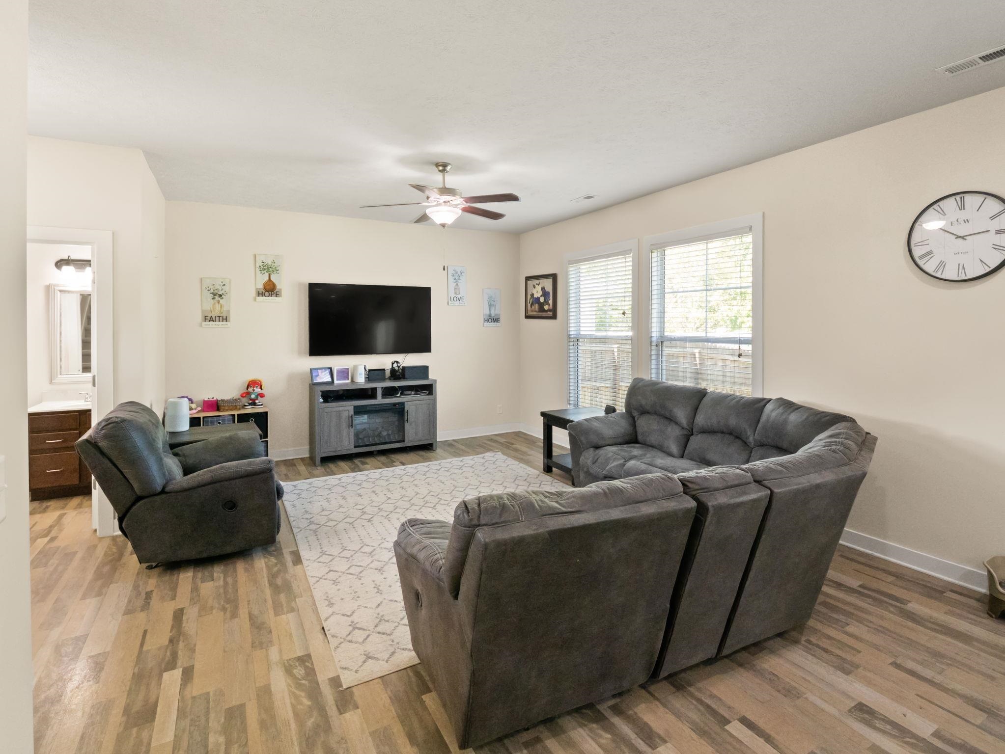 6347 Valley Brook Trace, Utica, Kentucky 42376, 3 Bedrooms Bedrooms, ,2 BathroomsBathrooms,Single Family Residence,For Sale,Valley Brook Trace,94628