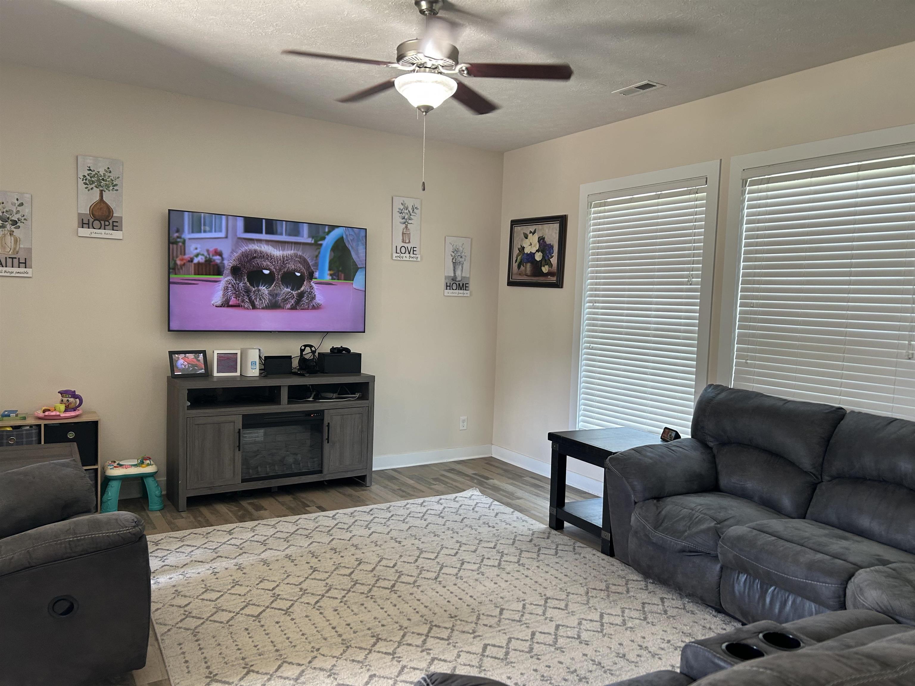 6347 Valley Brook Trace, Utica, Kentucky 42376, 3 Bedrooms Bedrooms, ,2 BathroomsBathrooms,Single Family Residence,For Sale,Valley Brook Trace,94628