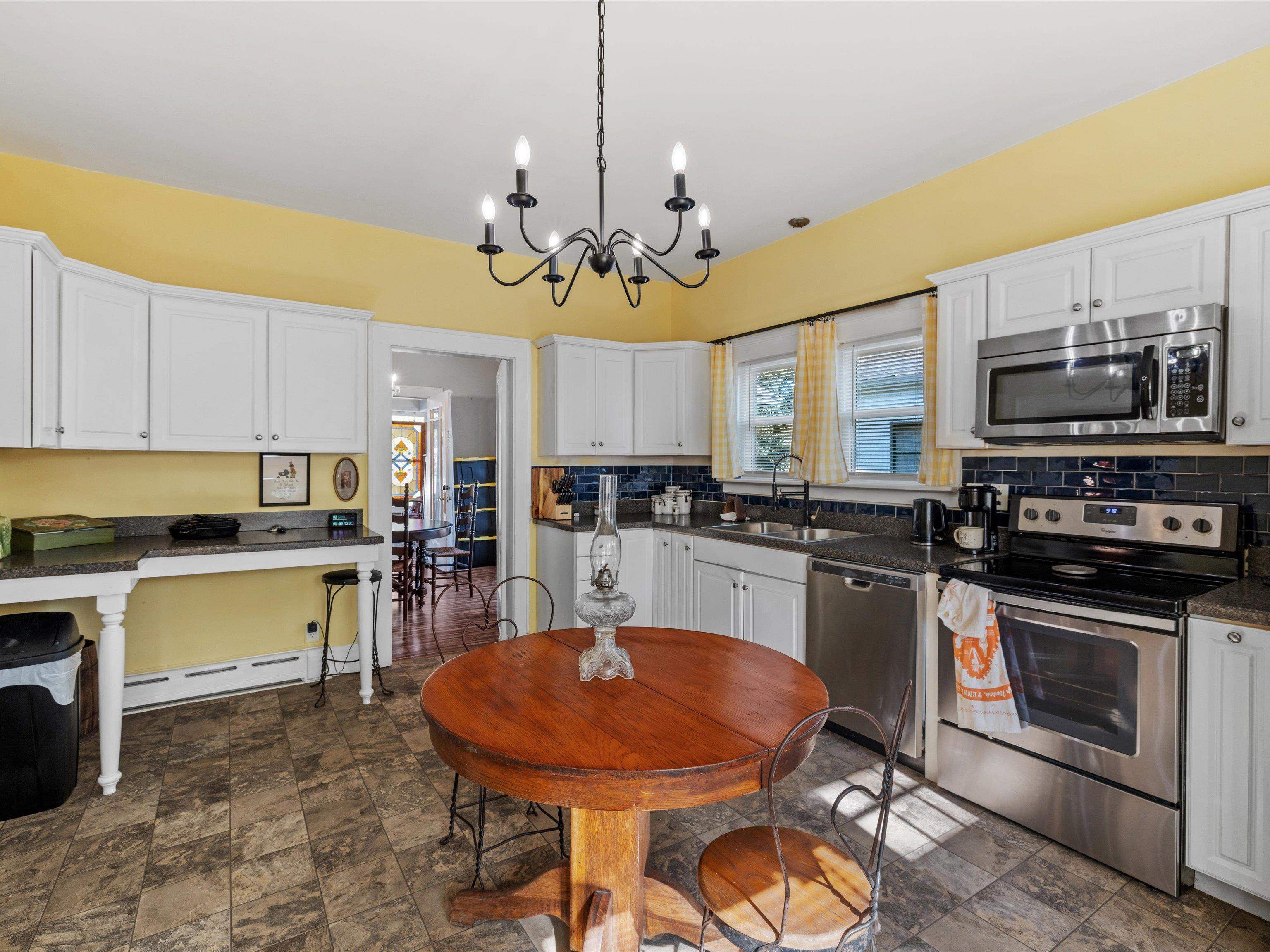 134 Seminary Street, Madisonville, Kentucky 42431, 4 Bedrooms Bedrooms, ,2 BathroomsBathrooms,Single Family Residence,For Sale,Seminary Street,94630