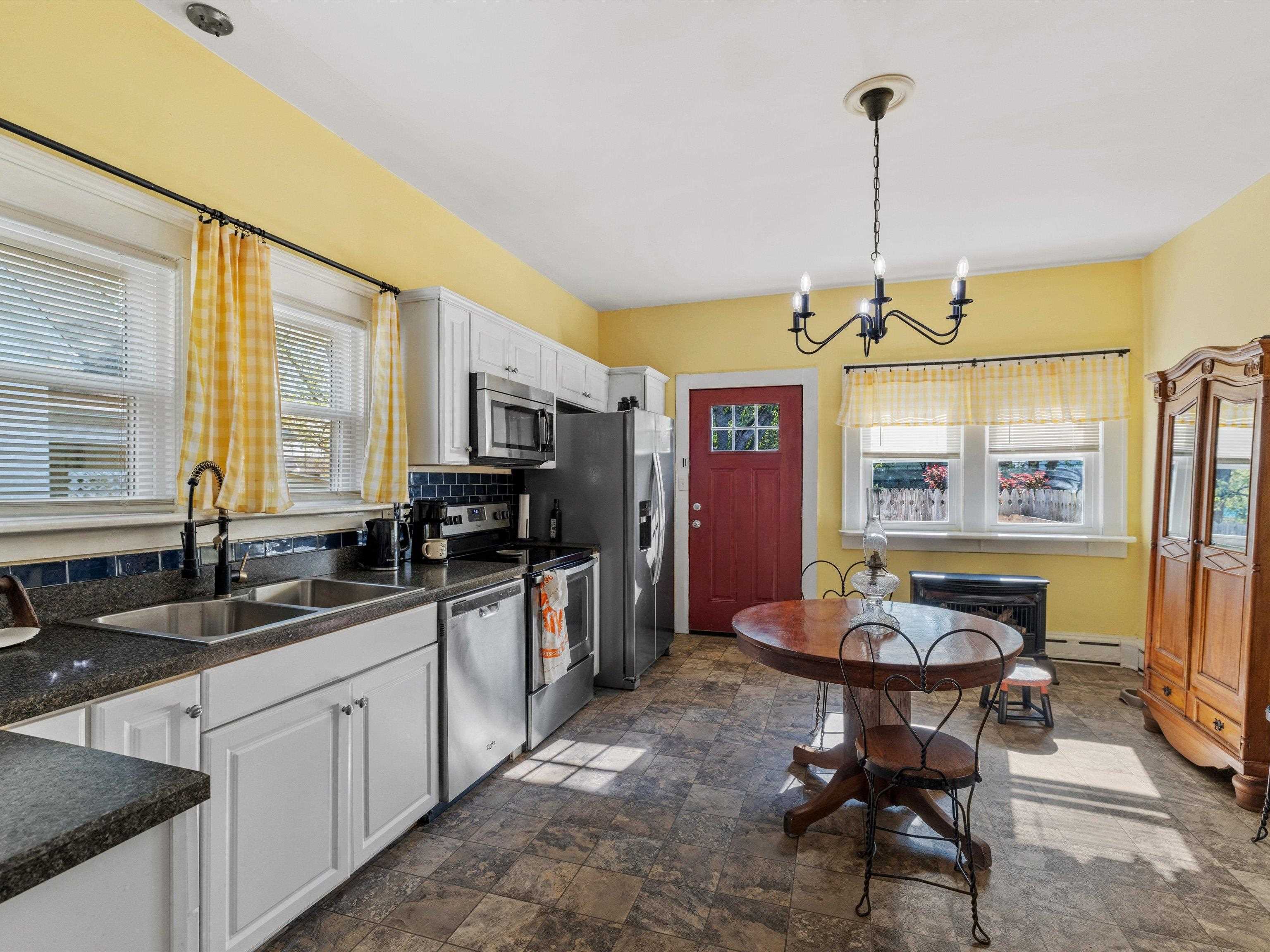 134 Seminary Street, Madisonville, Kentucky 42431, 4 Bedrooms Bedrooms, ,2 BathroomsBathrooms,Single Family Residence,For Sale,Seminary Street,94630