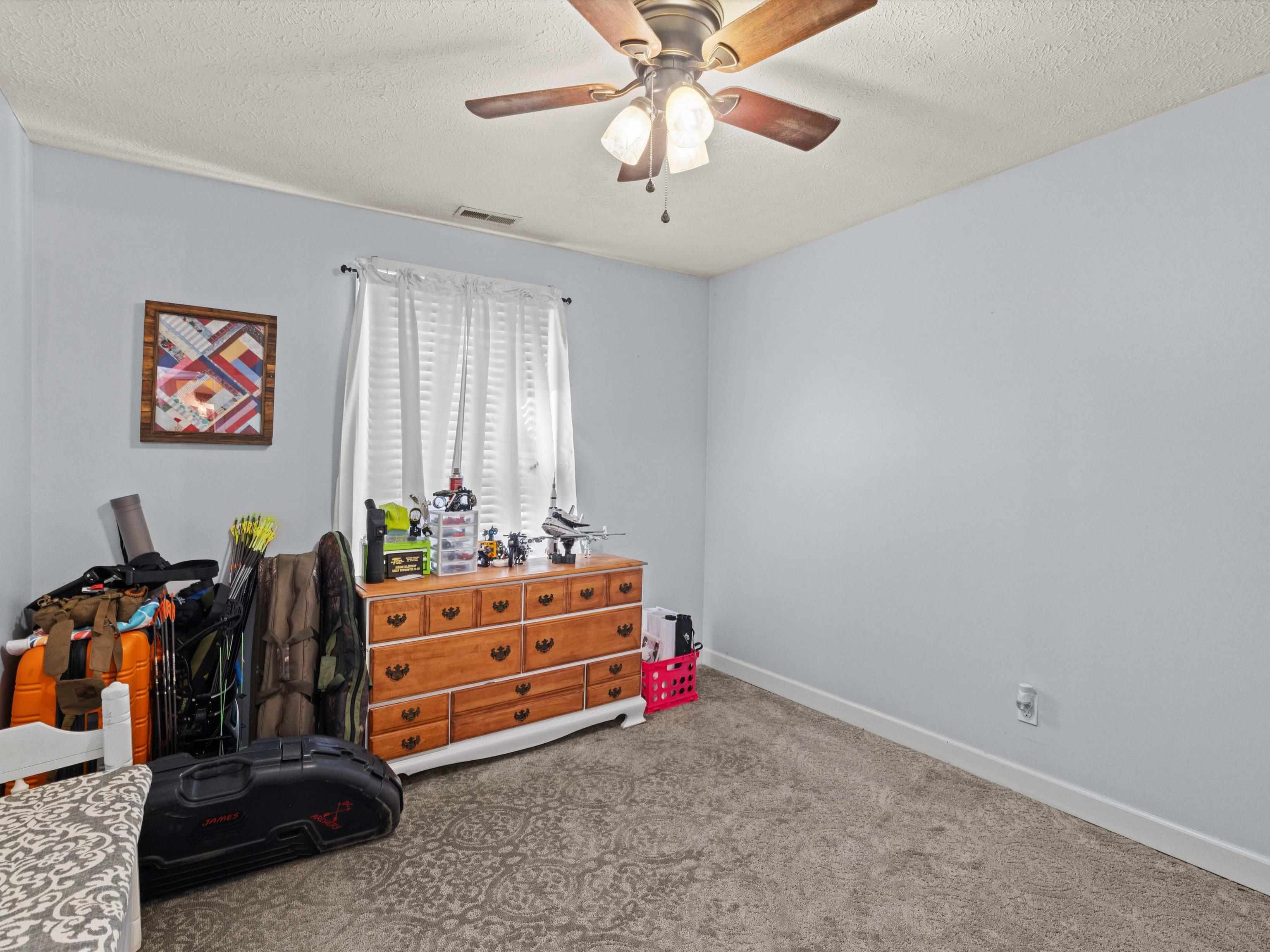 3943 Reliant Cir, Owensboro, Kentucky 42301, 3 Bedrooms Bedrooms, ,2 BathroomsBathrooms,Single Family Residence,For Sale,Reliant Cir,94631