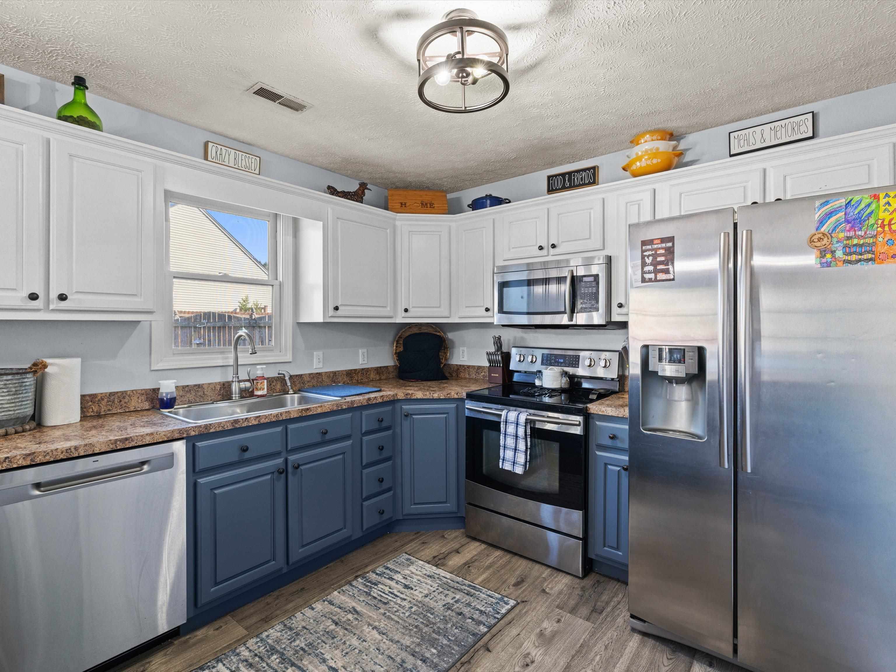 3943 Reliant Cir, Owensboro, Kentucky 42301, 3 Bedrooms Bedrooms, ,2 BathroomsBathrooms,Single Family Residence,For Sale,Reliant Cir,94631