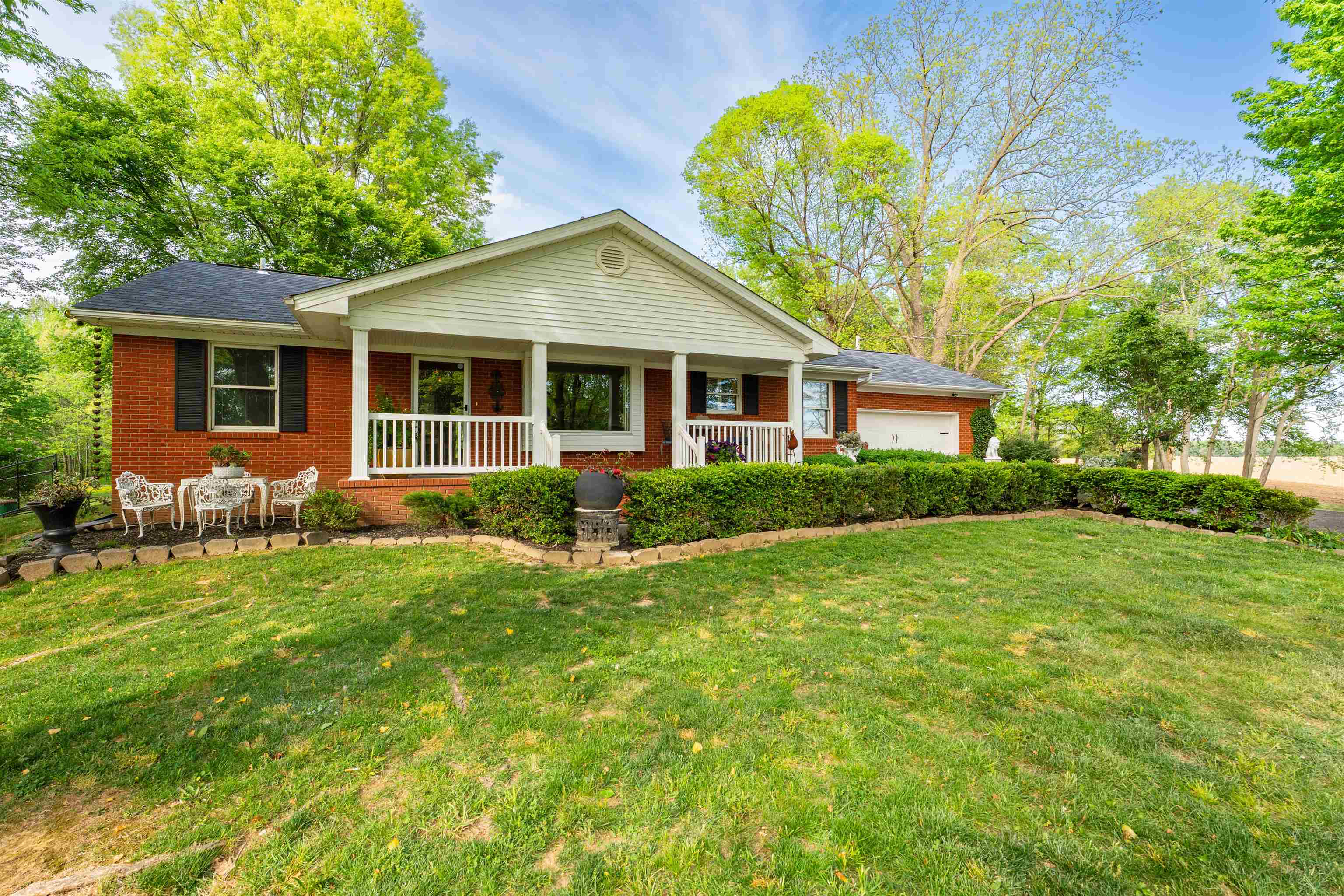 3445 Pleasant Valley Rd, Owensboro, Kentucky 42303, 5 Bedrooms Bedrooms, ,3 BathroomsBathrooms,Single Family Residence,For Sale,Pleasant Valley Rd,94632