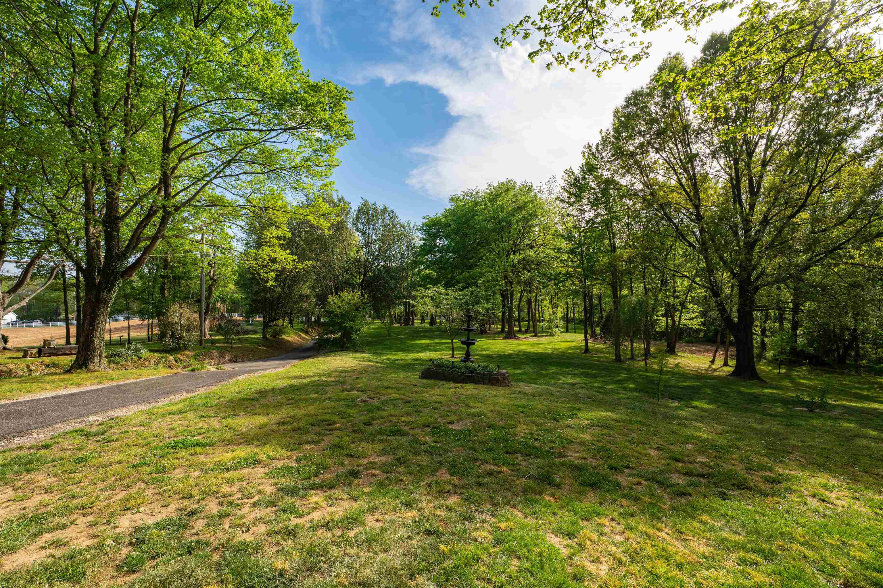 3445 Pleasant Valley Rd, Owensboro, Kentucky 42303, 5 Bedrooms Bedrooms, ,3 BathroomsBathrooms,Single Family Residence,For Sale,Pleasant Valley Rd,94632