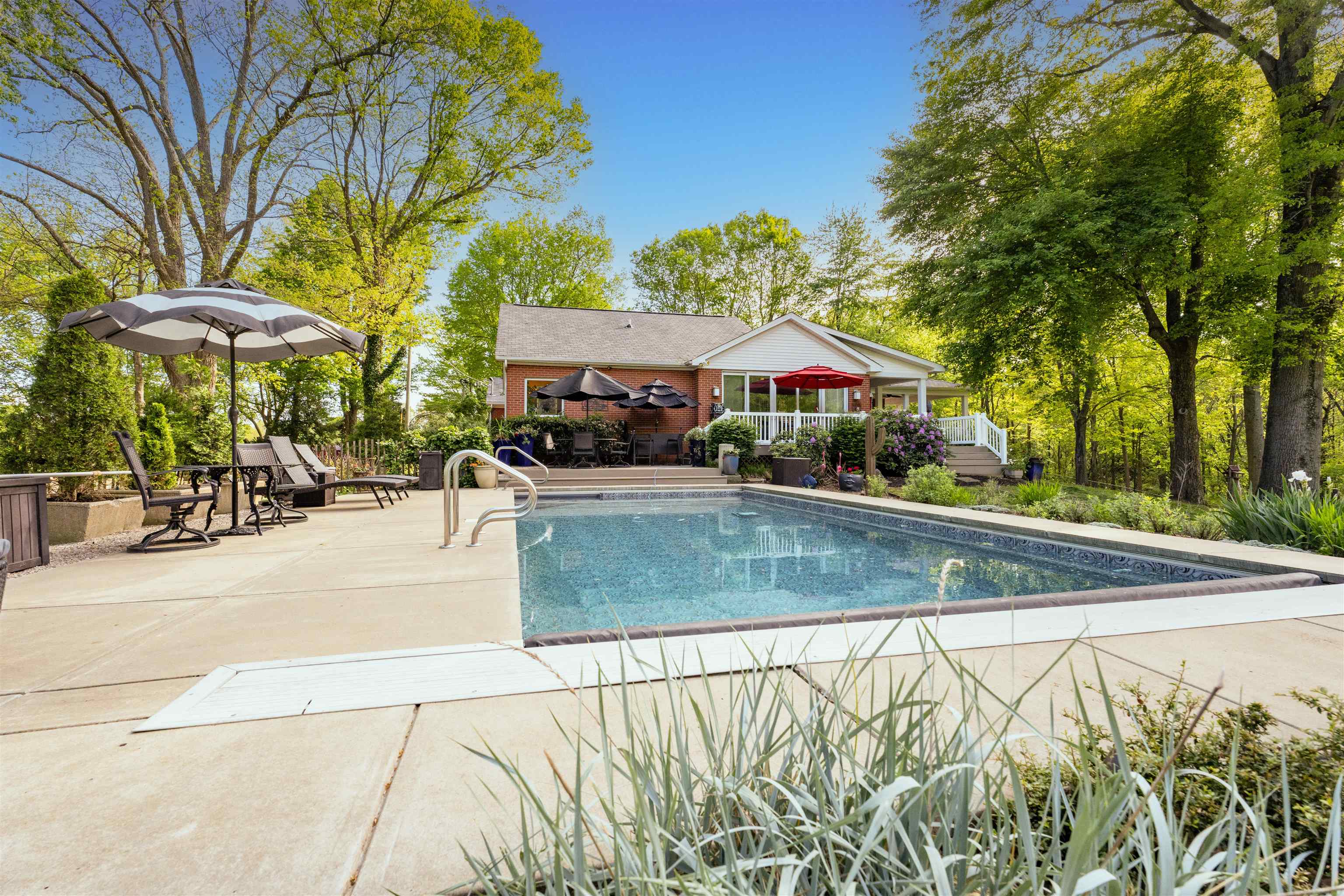 3445 Pleasant Valley Rd, Owensboro, Kentucky 42303, 5 Bedrooms Bedrooms, ,3 BathroomsBathrooms,Single Family Residence,For Sale,Pleasant Valley Rd,94632