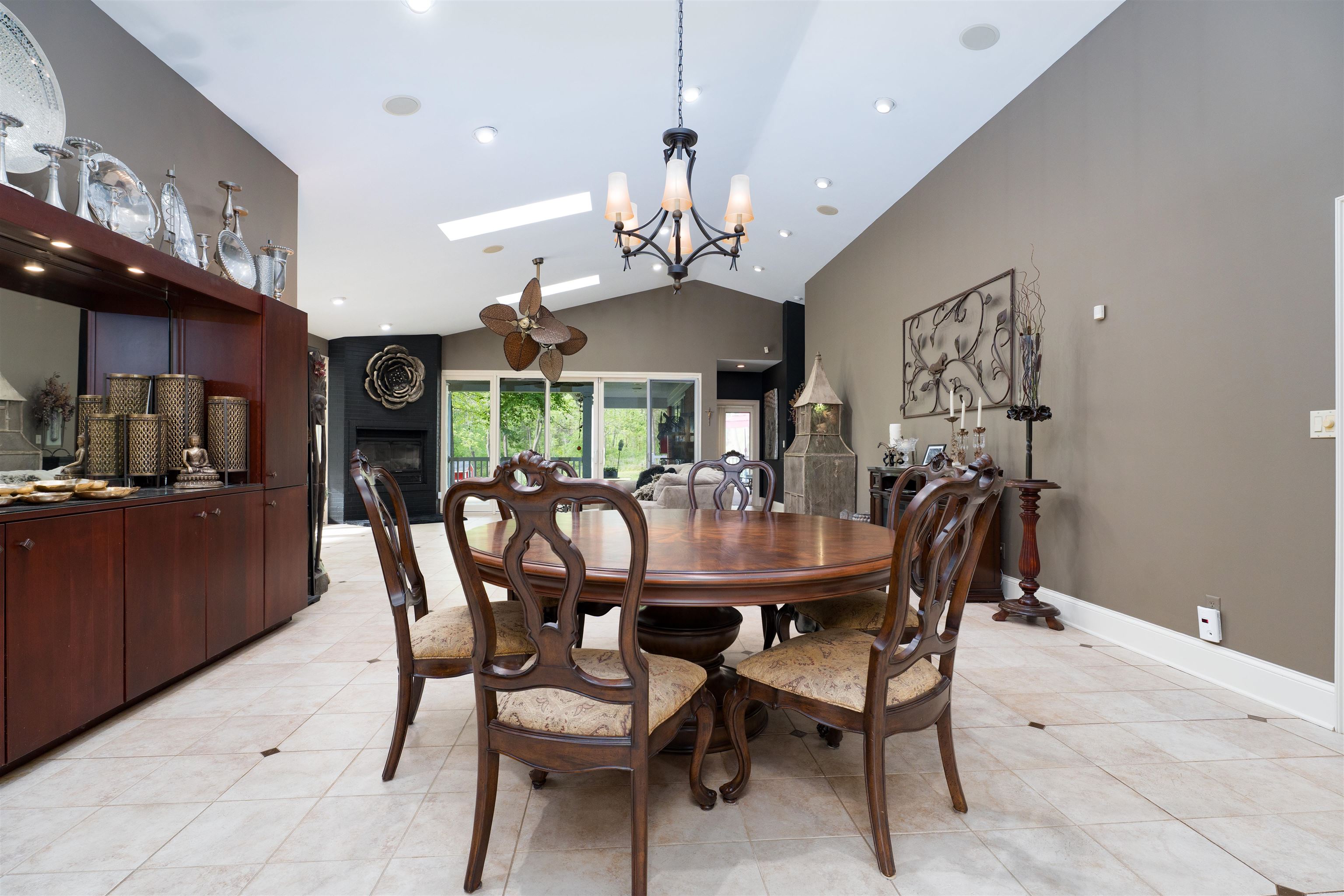 3445 Pleasant Valley Rd, Owensboro, Kentucky 42303, 5 Bedrooms Bedrooms, ,3 BathroomsBathrooms,Single Family Residence,For Sale,Pleasant Valley Rd,94632