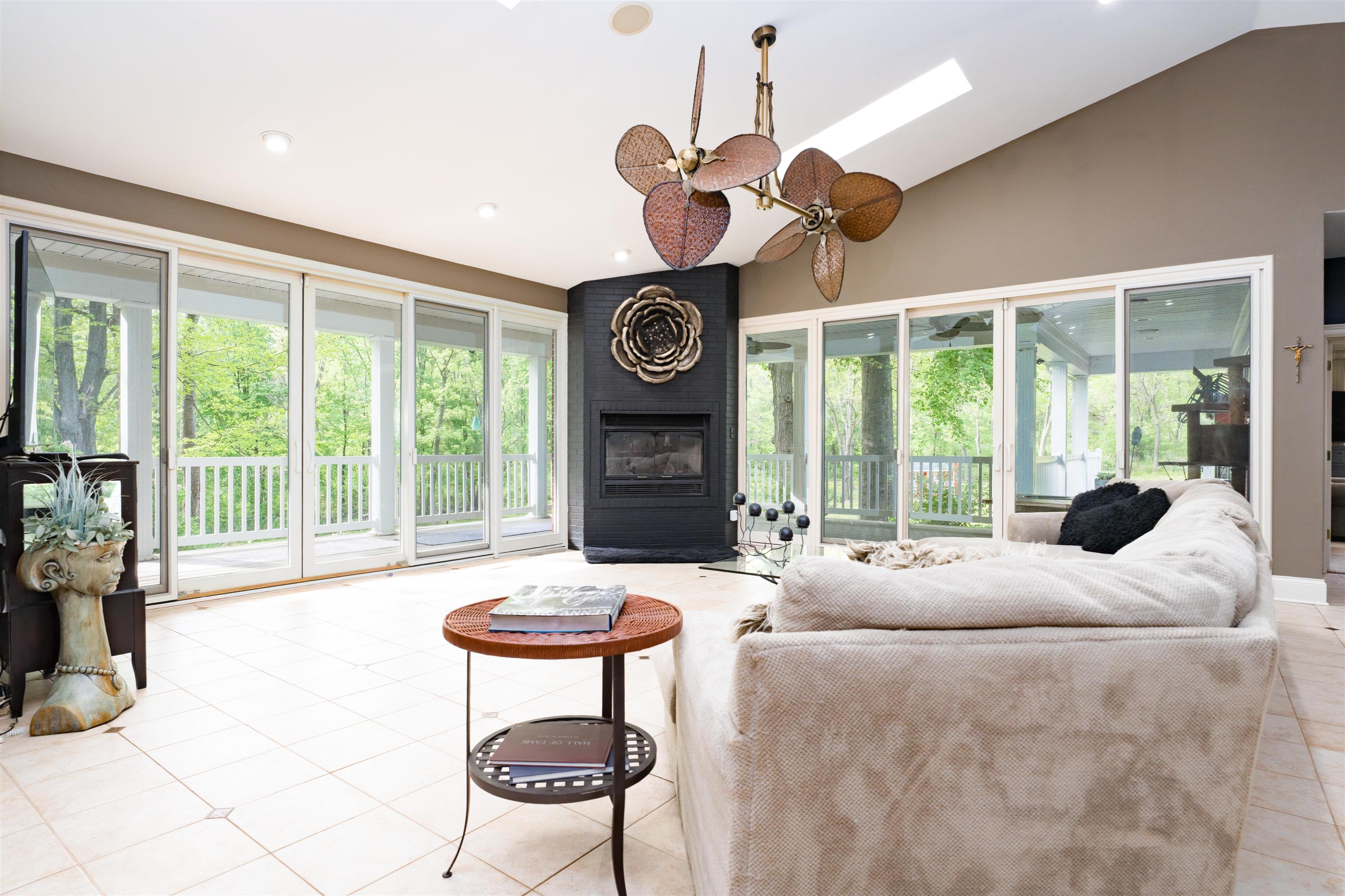 3445 Pleasant Valley Rd, Owensboro, Kentucky 42303, 5 Bedrooms Bedrooms, ,3 BathroomsBathrooms,Single Family Residence,For Sale,Pleasant Valley Rd,94632