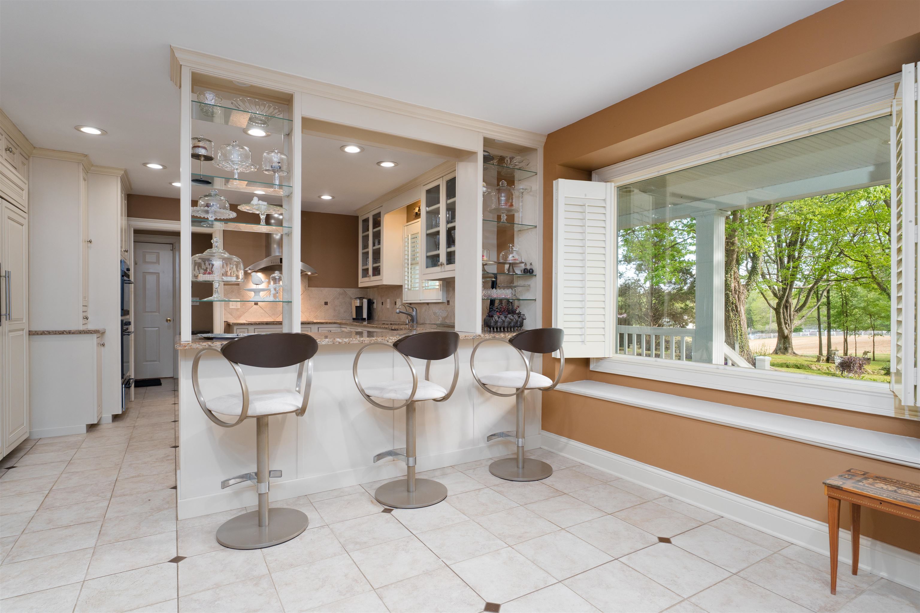 3445 Pleasant Valley Rd, Owensboro, Kentucky 42303, 5 Bedrooms Bedrooms, ,3 BathroomsBathrooms,Single Family Residence,For Sale,Pleasant Valley Rd,94632