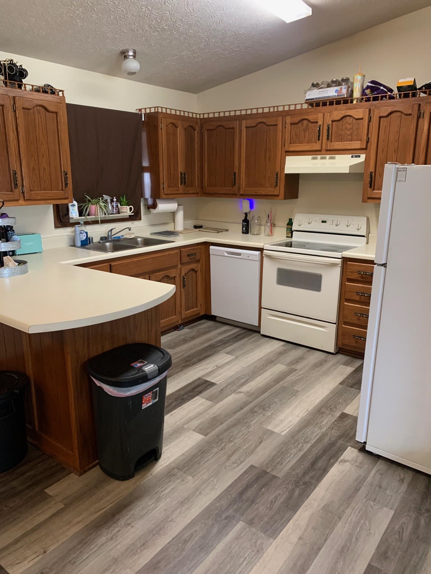 3401 Deer Trail, Owensboro, Kentucky 42301-0161, 2 Bedrooms Bedrooms, ,1 BathroomBathrooms,Single Family Residence,For Sale,Deer Trail,94636