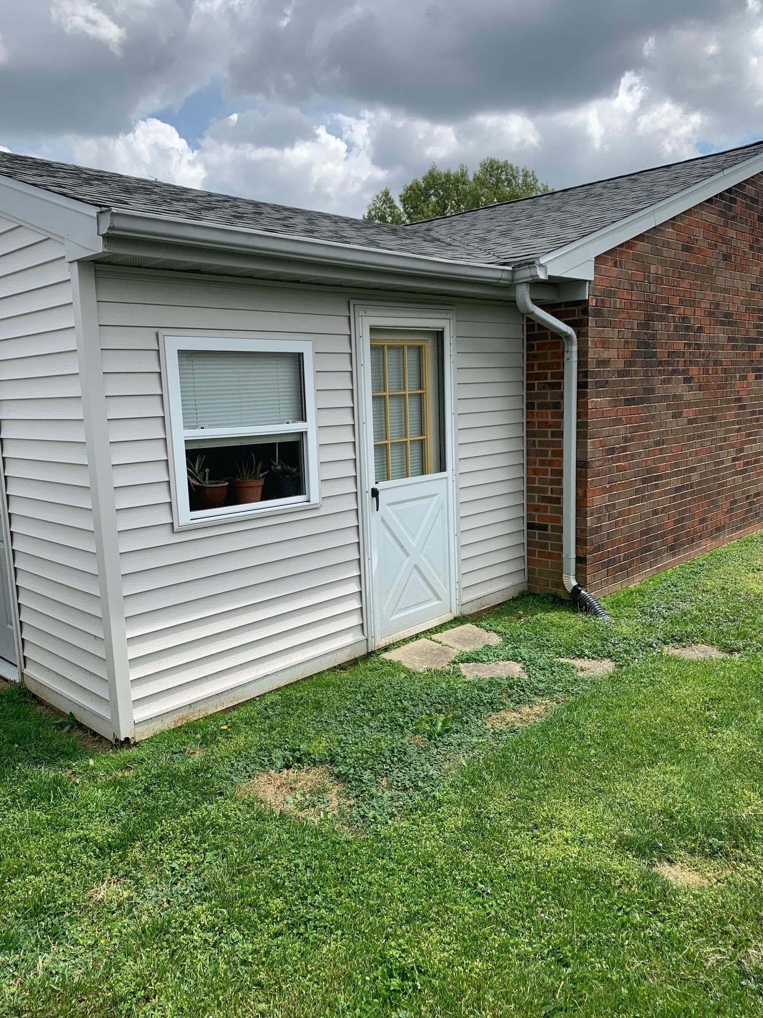 3401 Deer Trail, Owensboro, Kentucky 42301-0161, 2 Bedrooms Bedrooms, ,1 BathroomBathrooms,Single Family Residence,For Sale,Deer Trail,94636