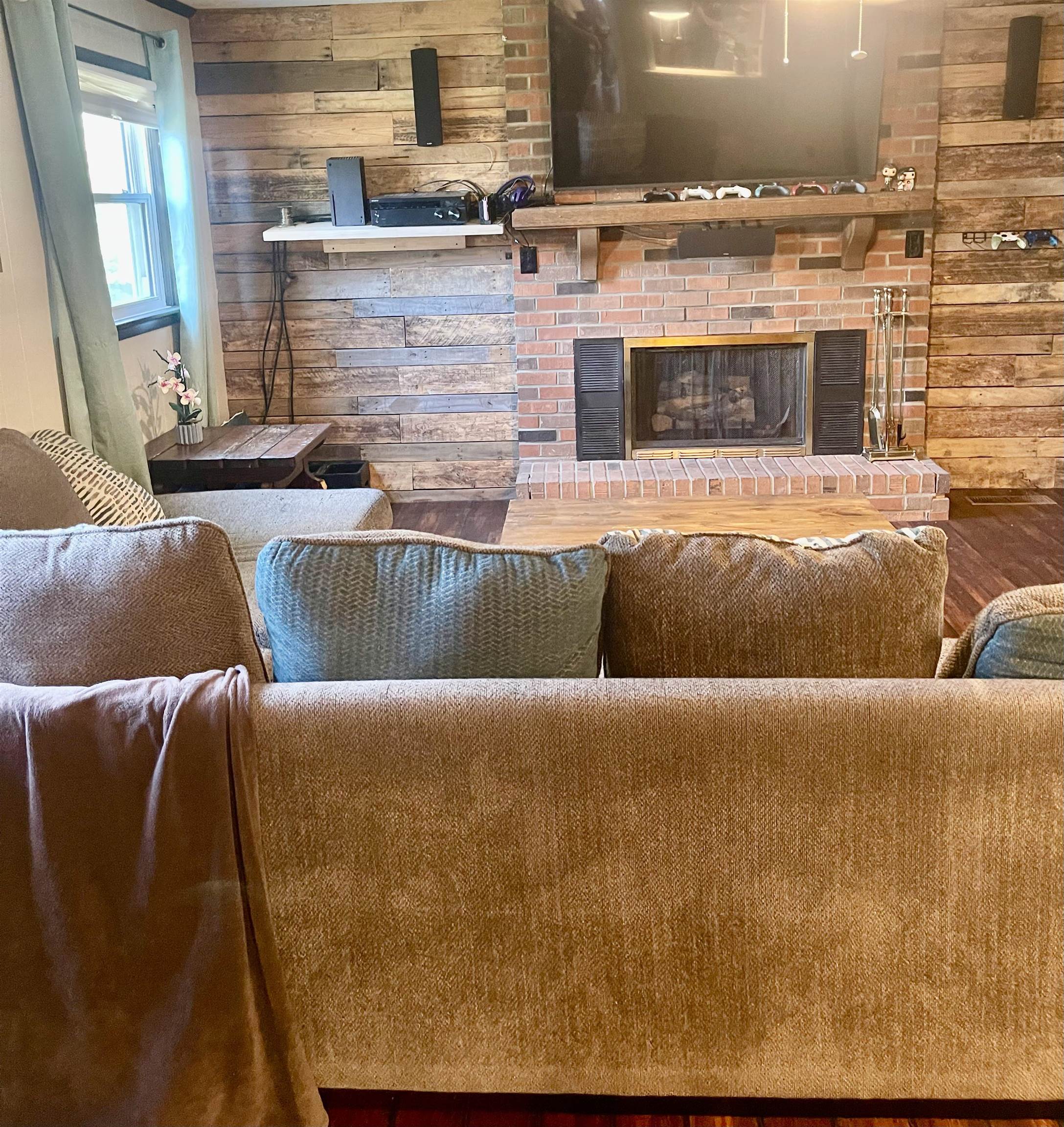 218 Tremont Dr, Owensboro, Kentucky 42303, 4 Bedrooms Bedrooms, ,1 BathroomBathrooms,Single Family Residence,For Sale,Tremont Dr,94637